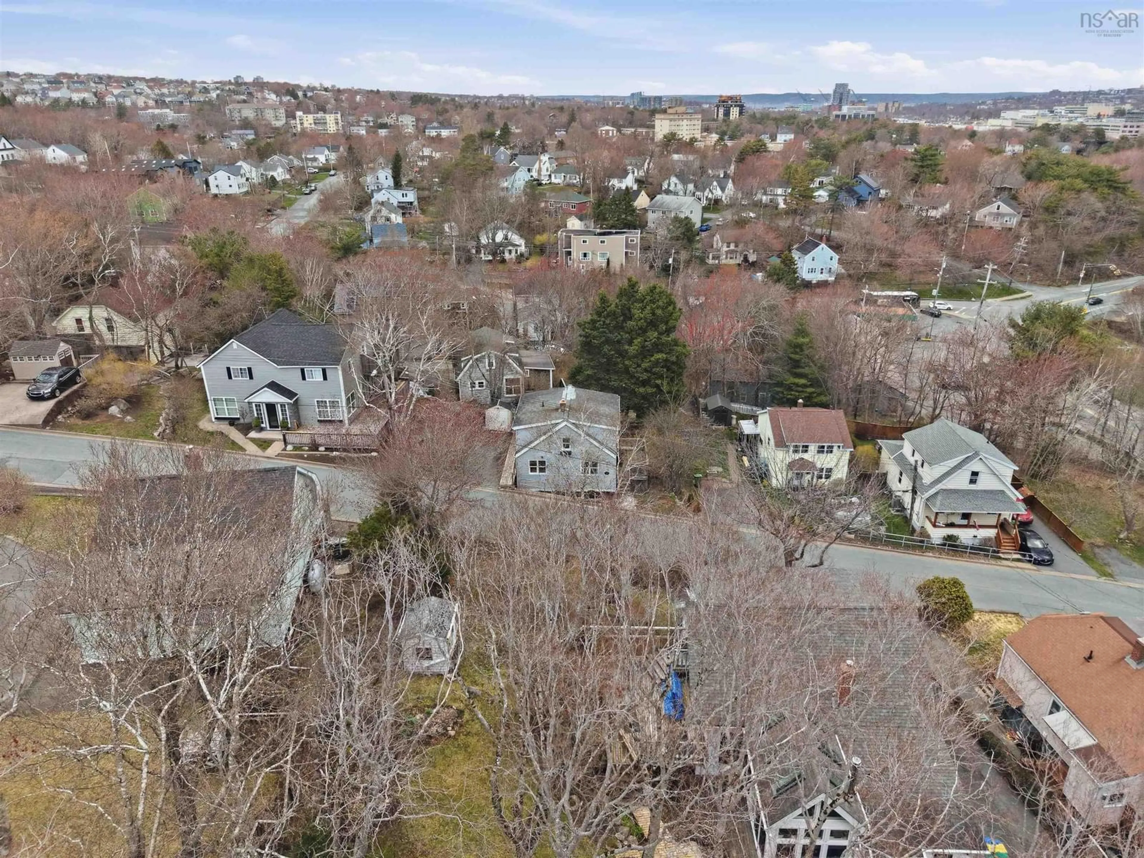 A pic from outside/outdoor area/front of a property/back of a property/a pic from drone, unknown for 9 Maplewood Dr, Halifax Nova Scotia B3N 1C4
