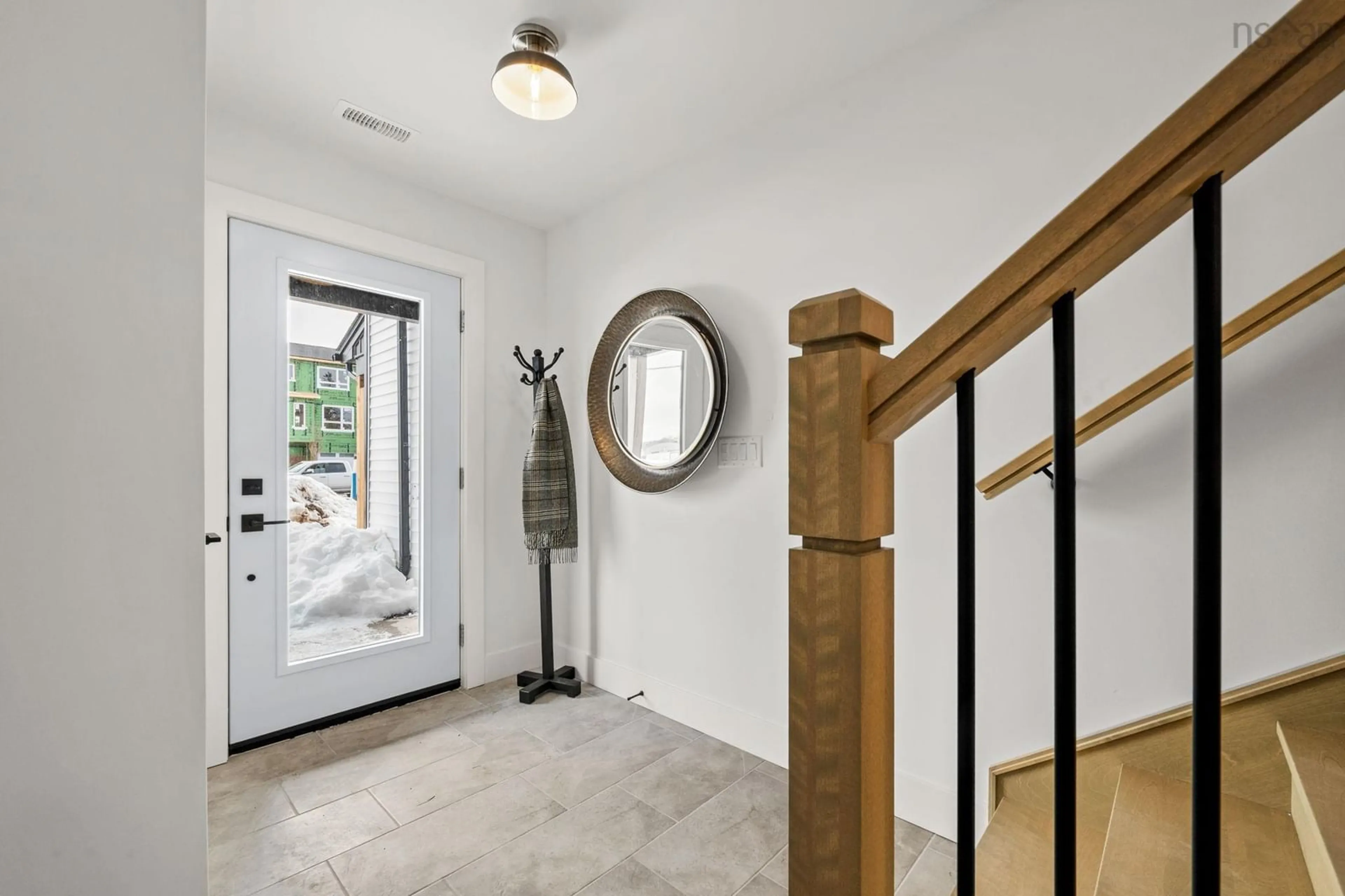 Indoor entryway for 138 Stephs St, Bedford Nova Scotia B4B 1H1