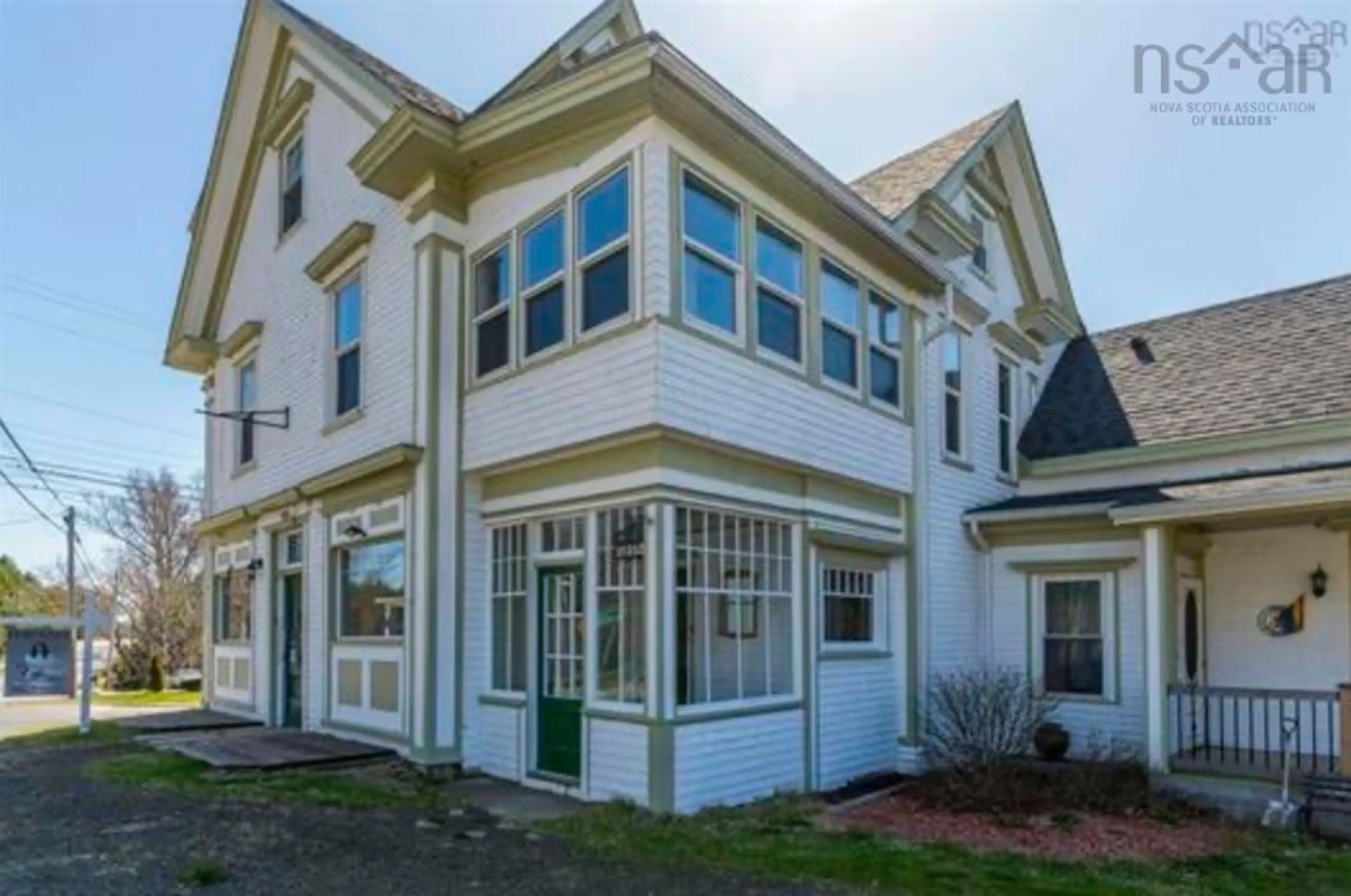 Home with vinyl exterior material, building for 10352 1 Hwy, Paradise Nova Scotia B0P 1R0