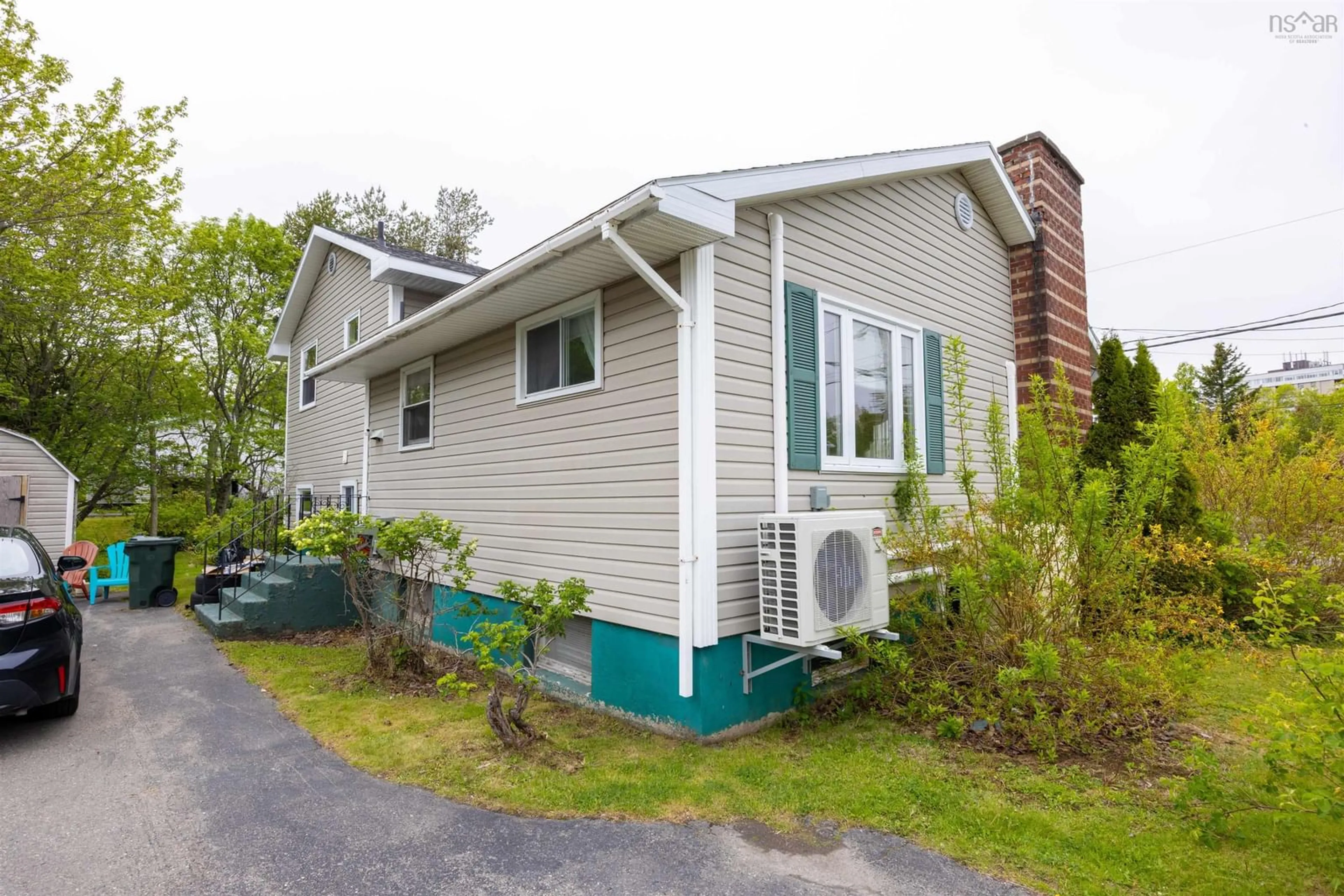Home with vinyl exterior material, street for 358 Newlands Sydney Ns B1s 1z4, Sydney Nova Scotia B1S 1Z4