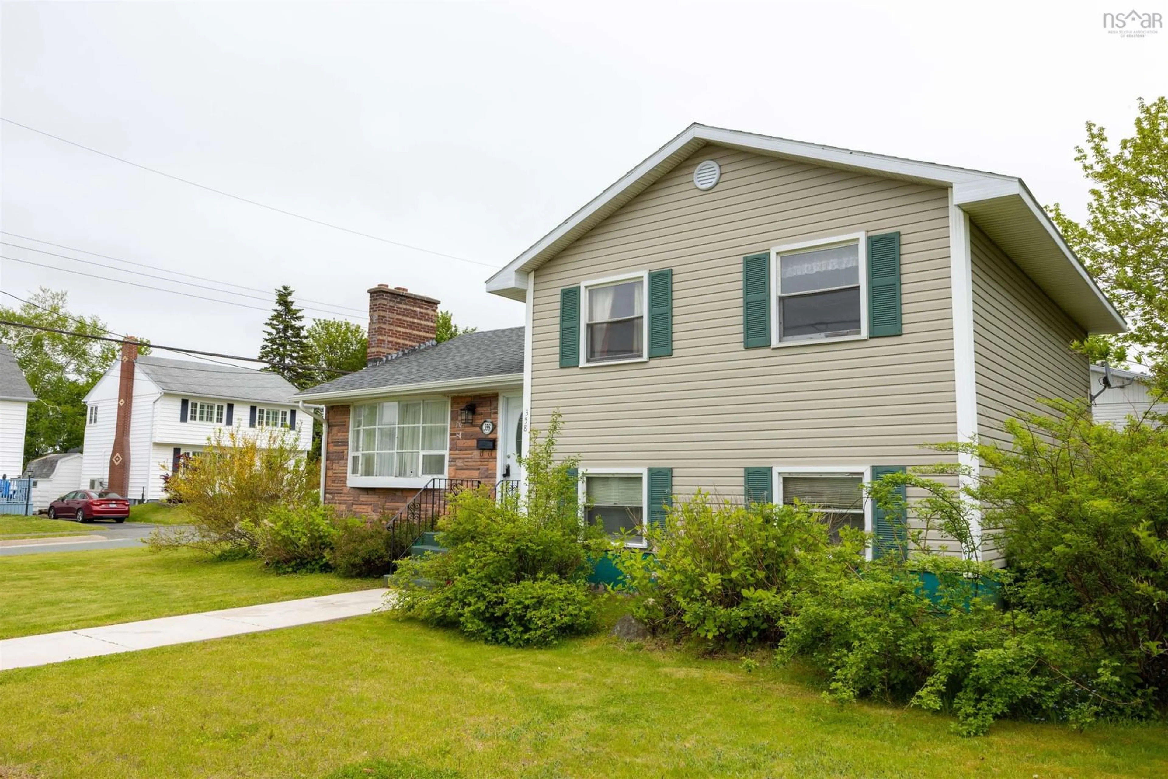 Home with vinyl exterior material, street for 358 Newlands Sydney Ns B1s 1z4, Sydney Nova Scotia B1S 1Z4