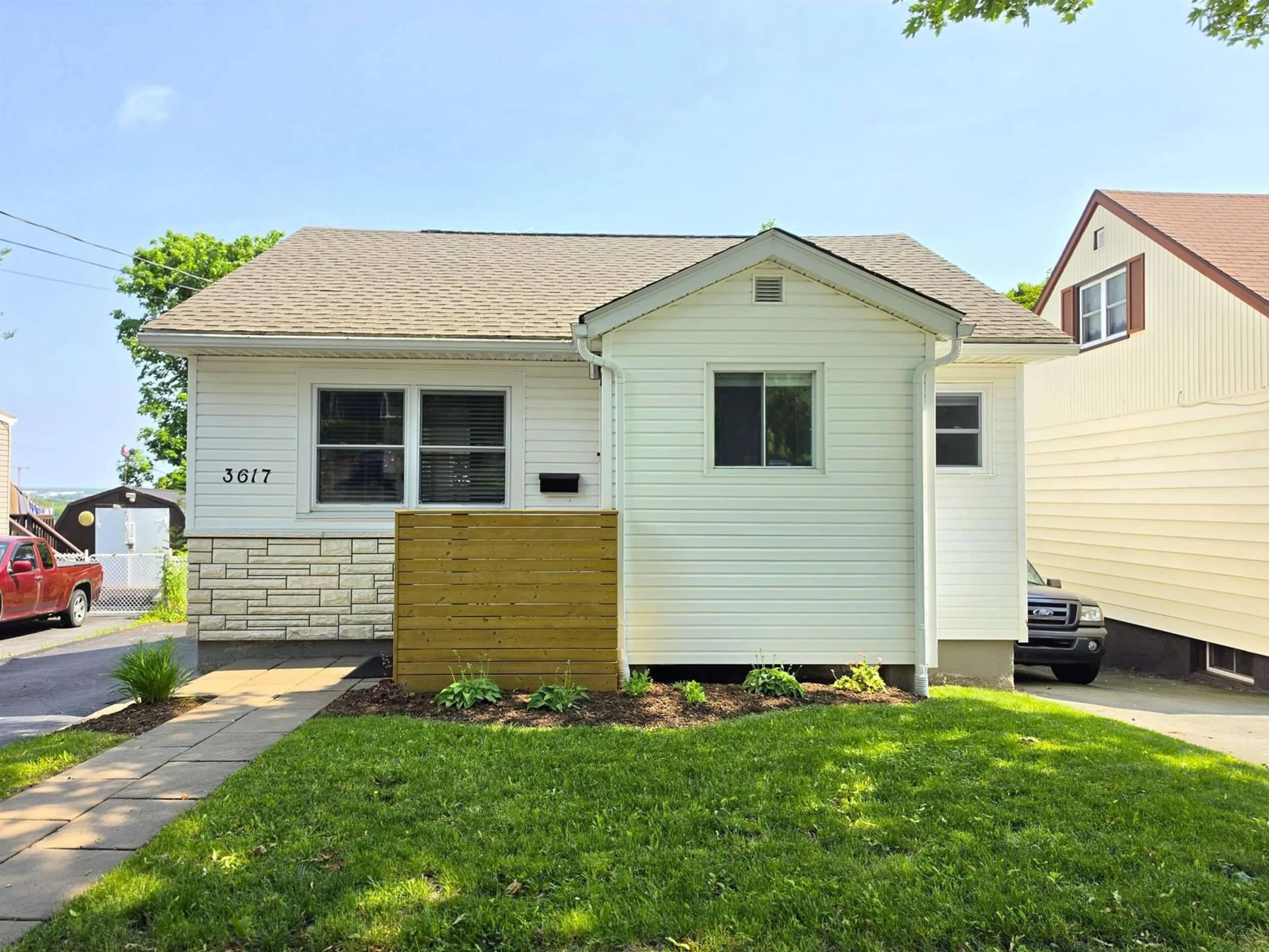 Home with vinyl exterior material, street for Albert St #3617, Halifax Nova Scotia B3K 3N7
