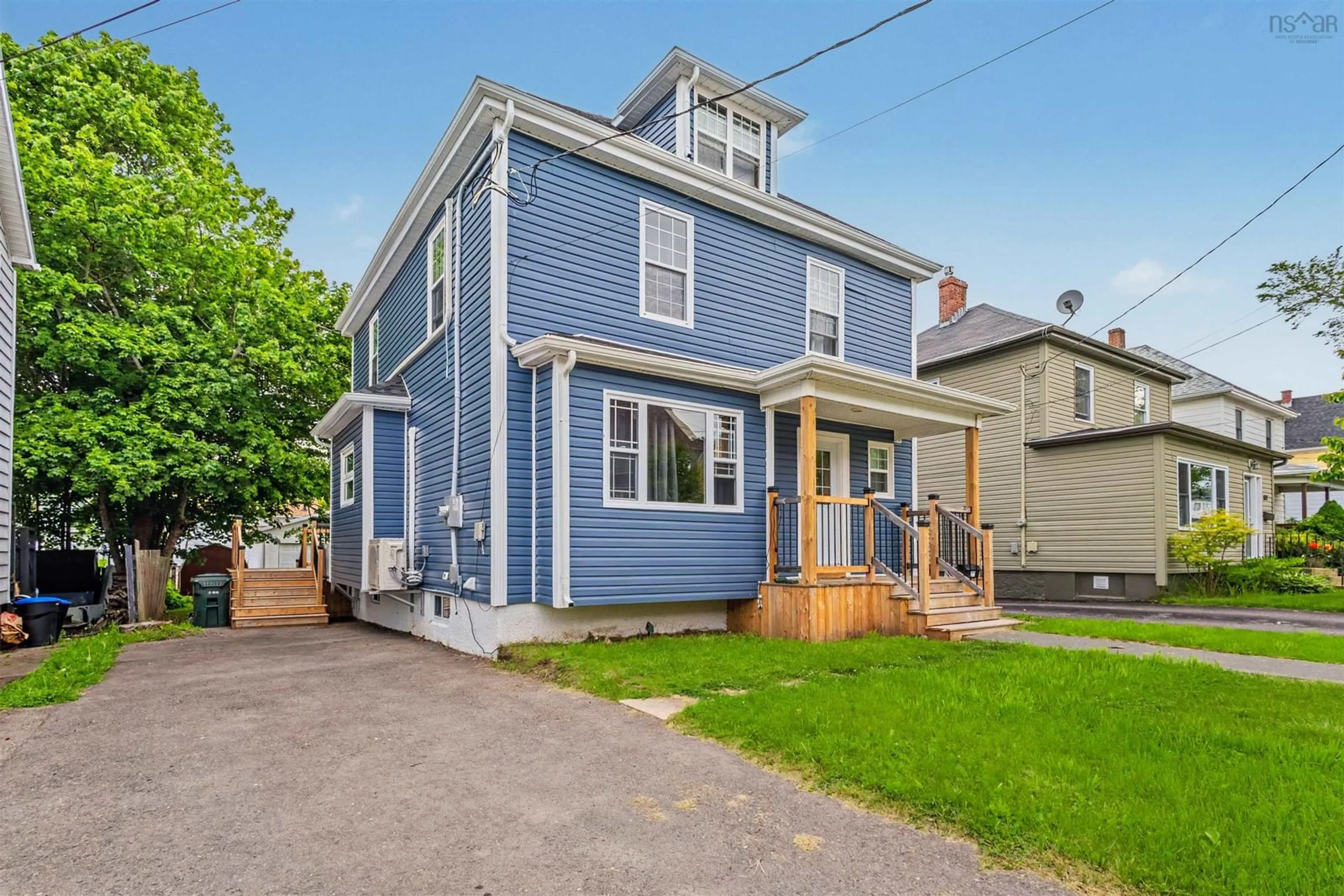 Home with vinyl exterior material, street for 237 Park St, Sydney Nova Scotia B1P 4X1