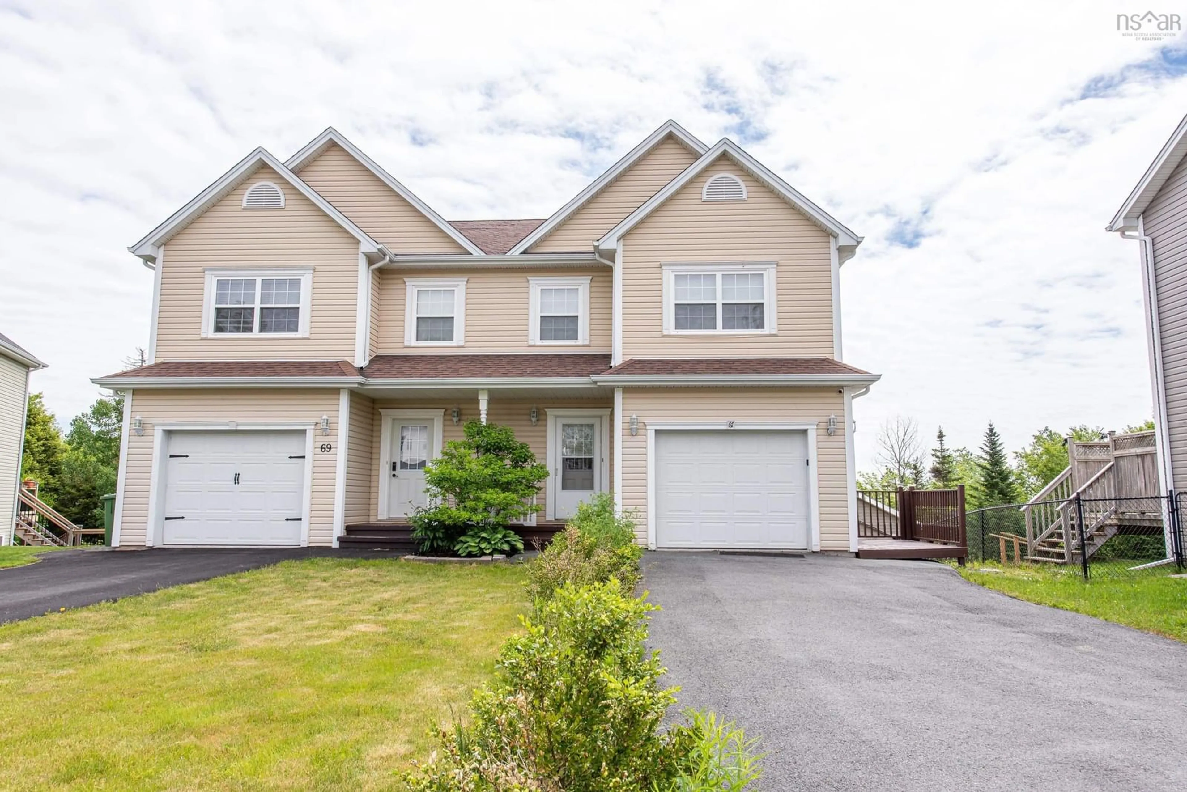 Home with vinyl exterior material, street for 67 Avebury Crt, Middle Sackville Nova Scotia B4E 0E9