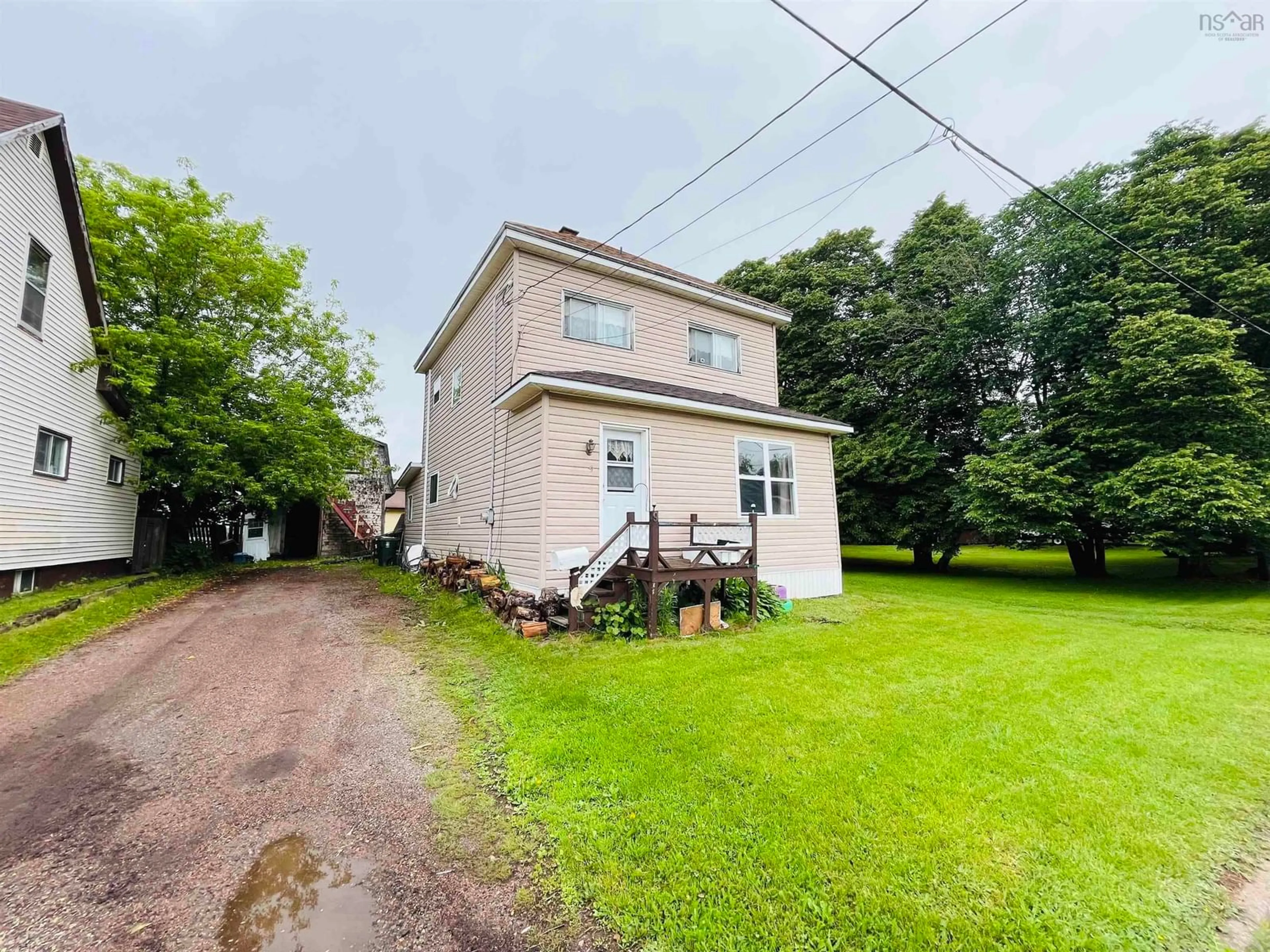 A pic from outside/outdoor area/front of a property/back of a property/a pic from drone, building for 9 Dundonald St, Amherst Nova Scotia B4H 1G8