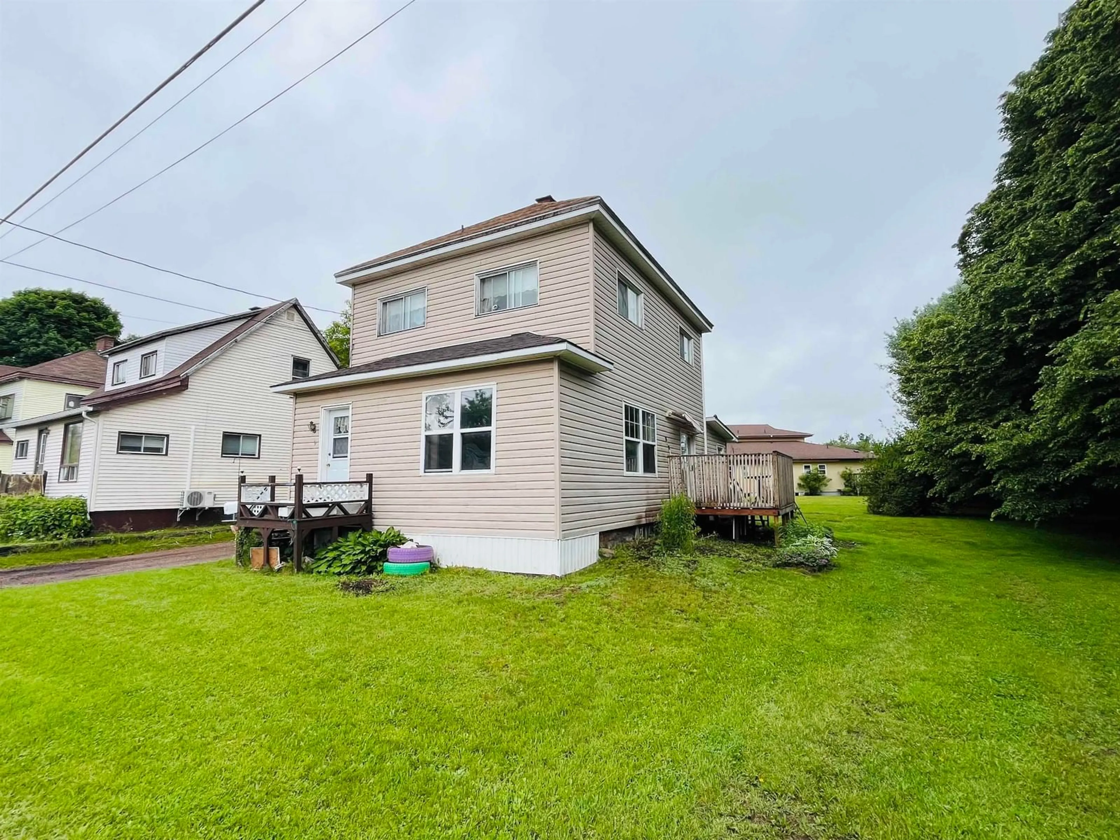 Unknown for 9 Dundonald St, Amherst Nova Scotia B4H 1G8