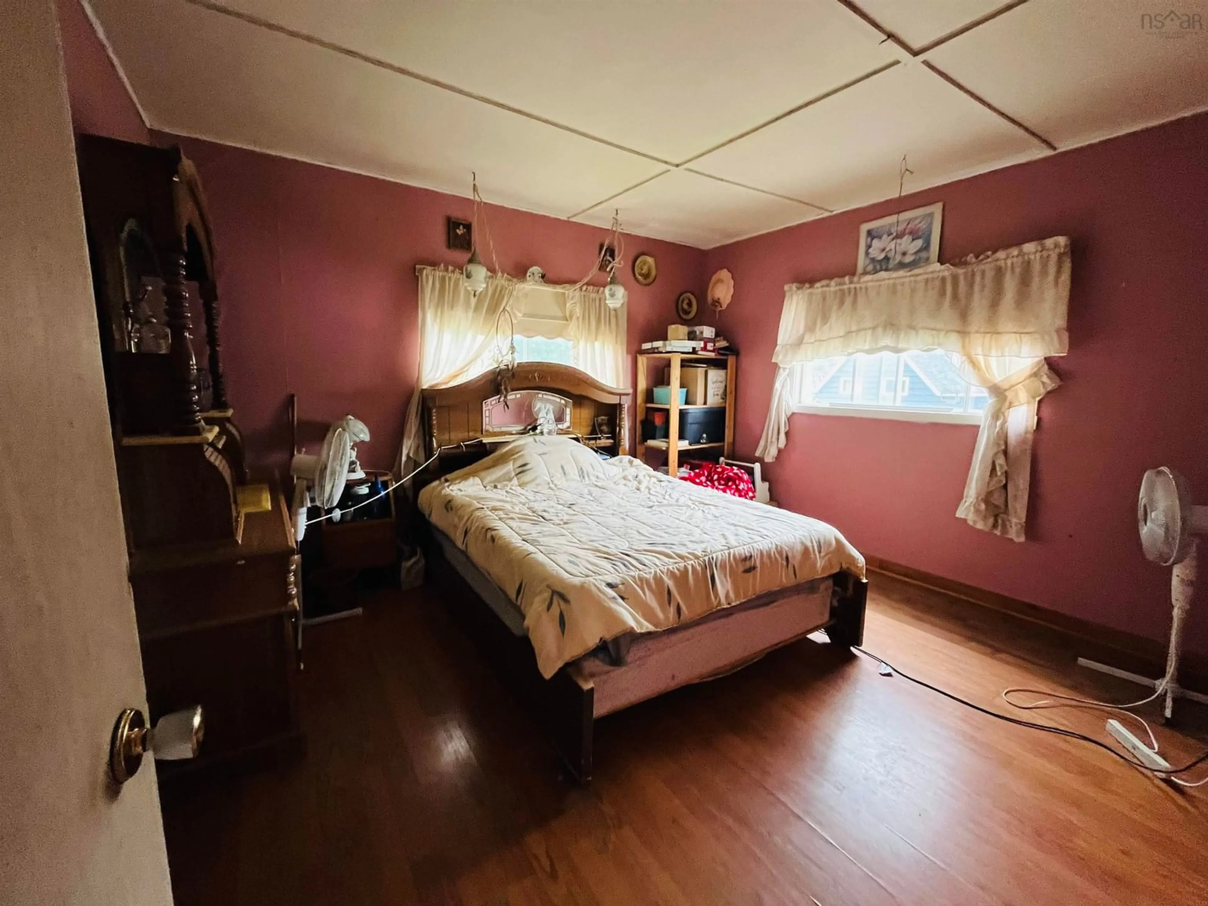 A pic of a room for 9 Dundonald St, Amherst Nova Scotia B4H 1G8
