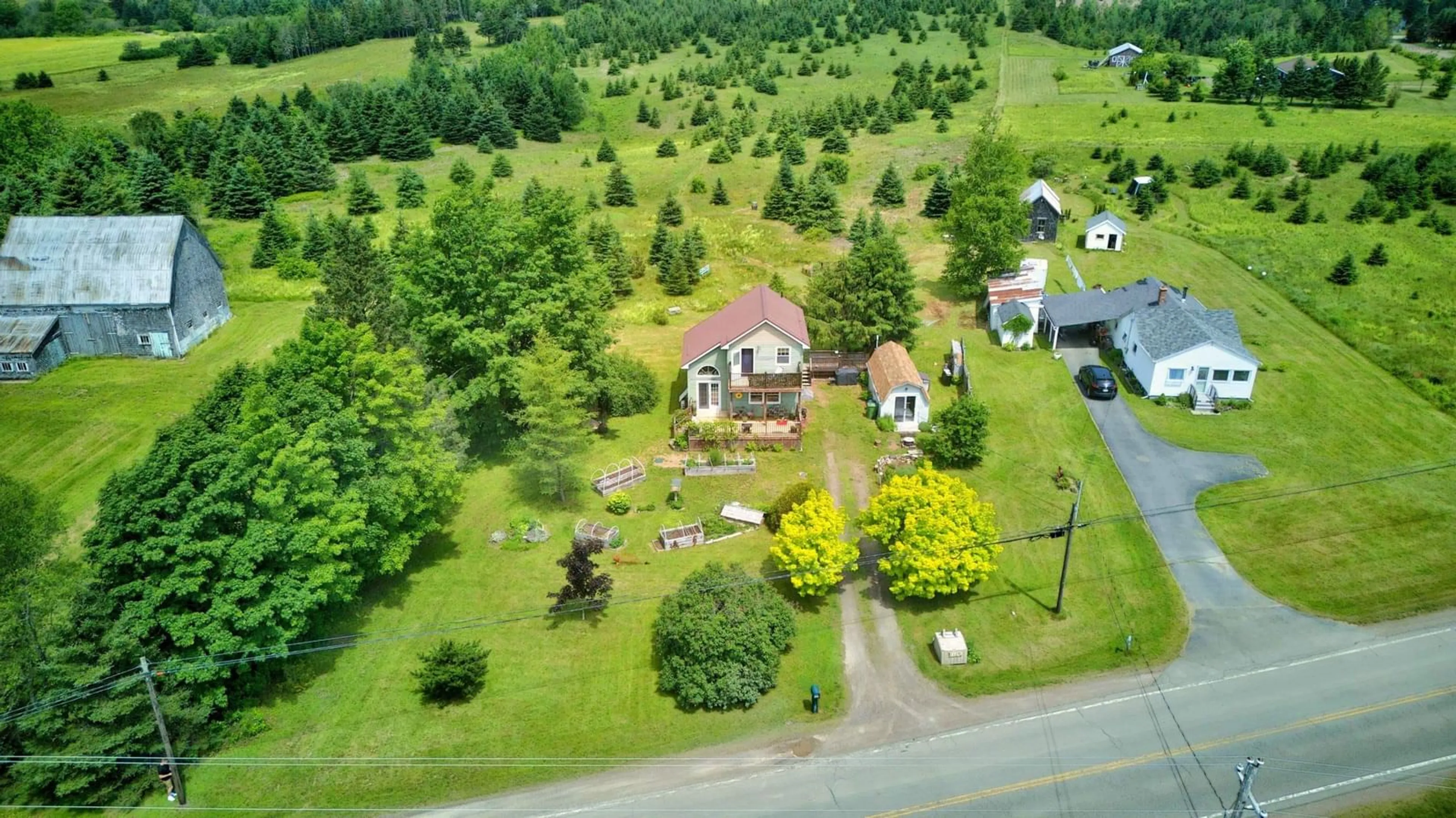A pic from outside/outdoor area/front of a property/back of a property/a pic from drone, unknown for 1123 Highway 2, Five Islands Nova Scotia B0M 1K0