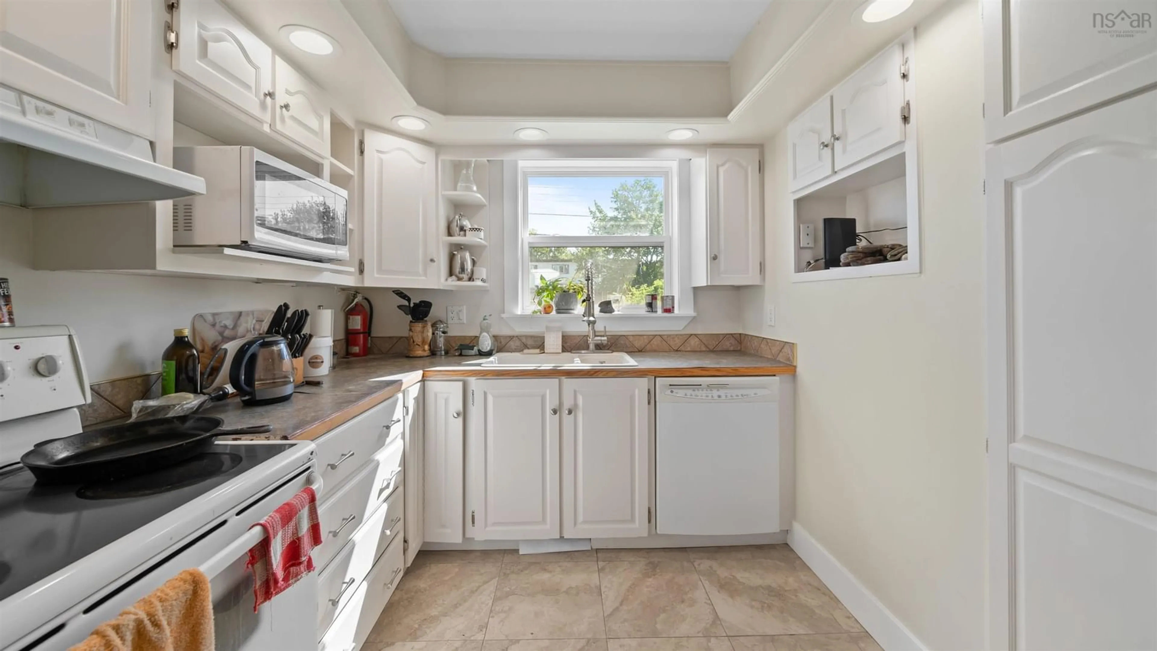Standard kitchen, ceramic/tile floor for 10 Fader St, Dartmouth Nova Scotia B2X 1P3