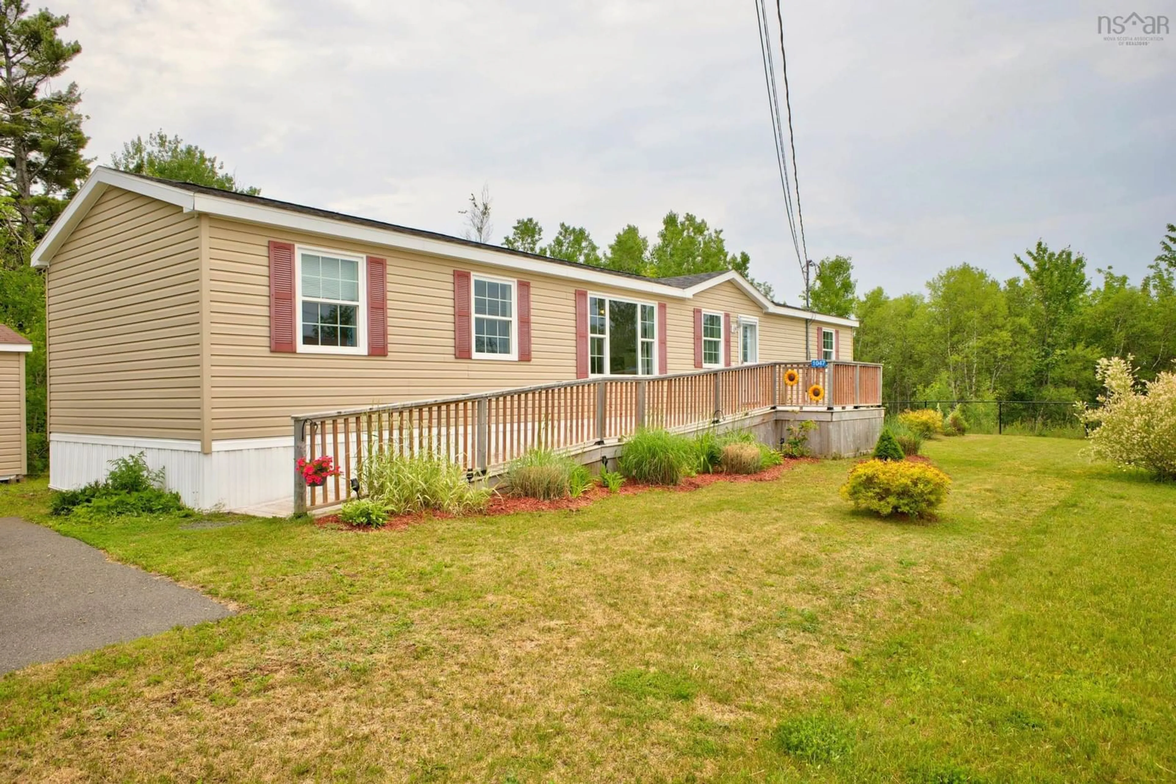Home with vinyl exterior material, unknown for 1047 Glen Forest Dr, Westville Nova Scotia B0K 2A0