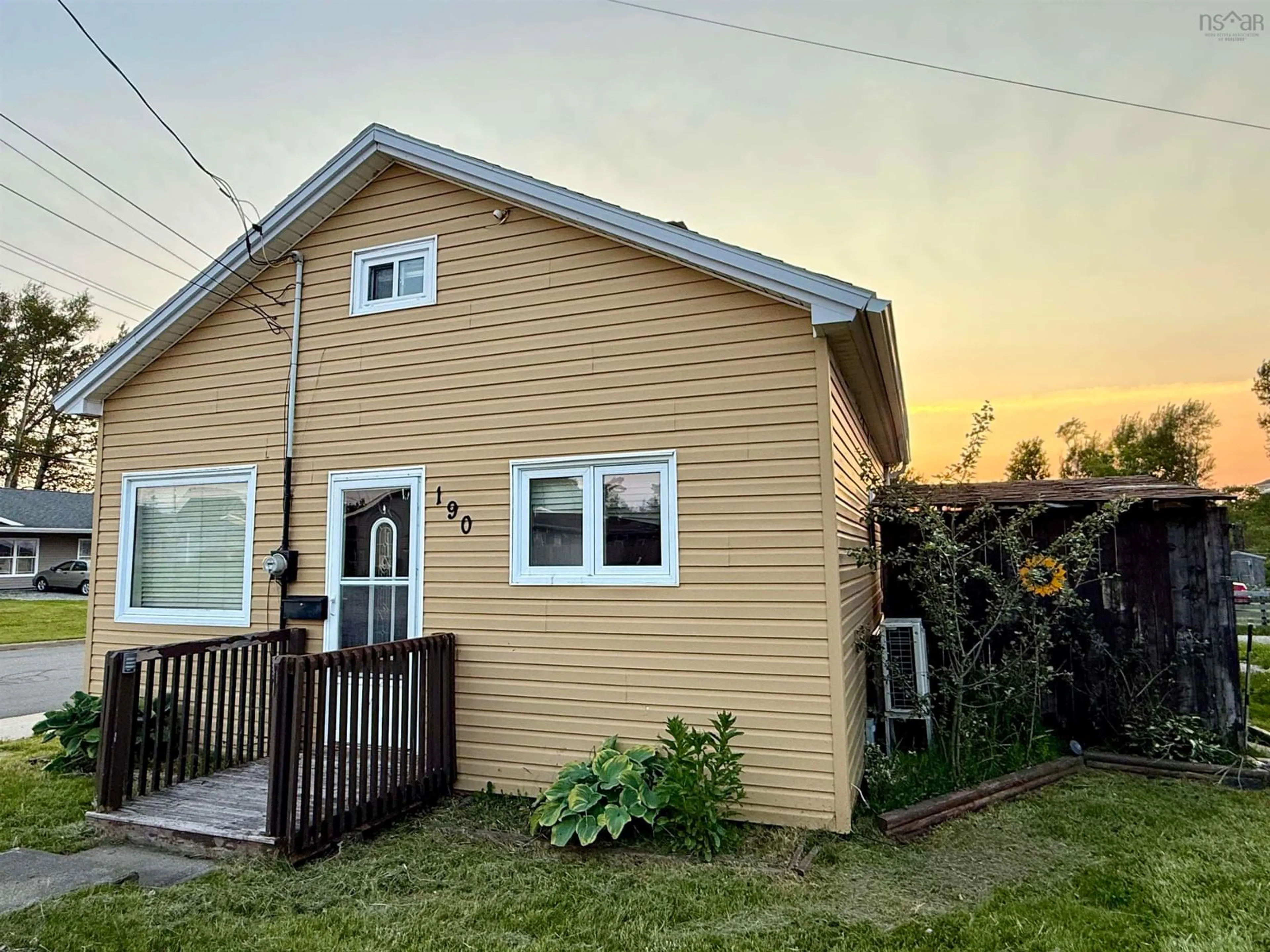 A pic from outside/outdoor area/front of a property/back of a property/a pic from drone, building for 190 Brookside St, Glace Bay Nova Scotia B1A 1L3