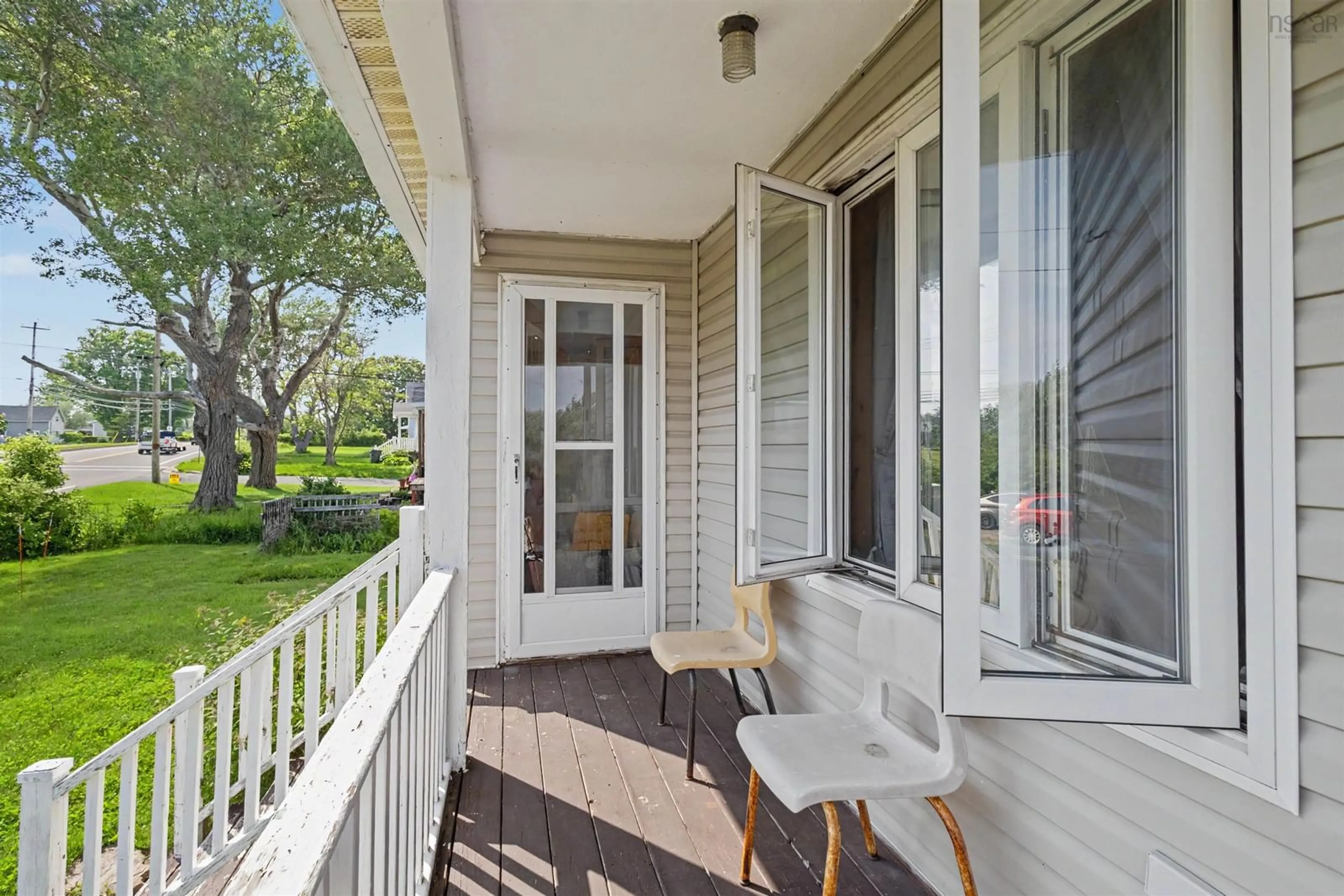 Patio, street for 383 Kings Rd, Dominion Nova Scotia B1G 1G9