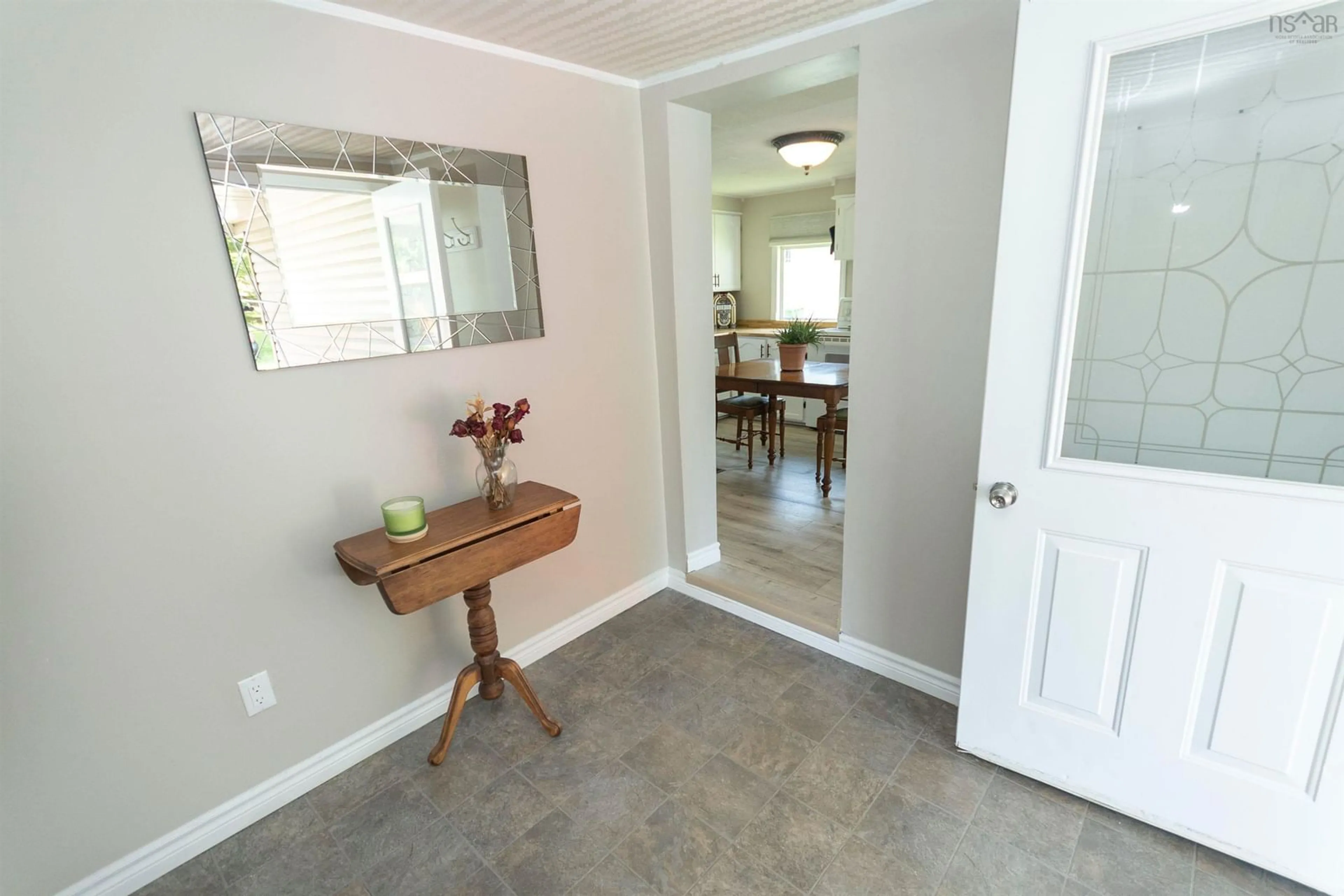 Indoor entryway for 1146 Susan Dr, Beaver Bank Nova Scotia B4E 1P1