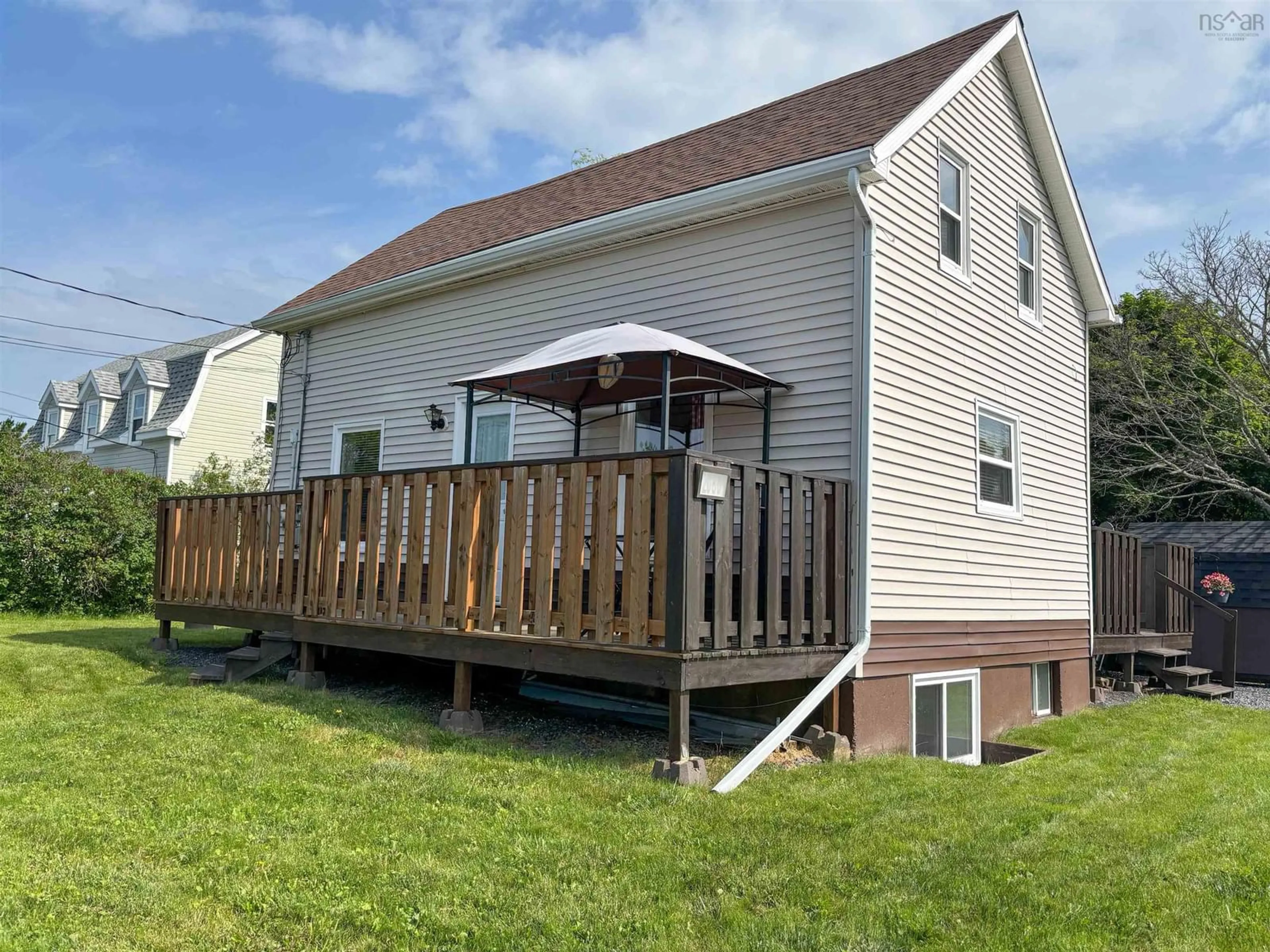 Home with vinyl exterior material, unknown for 2080 College St, Westville Nova Scotia B0K 2A0