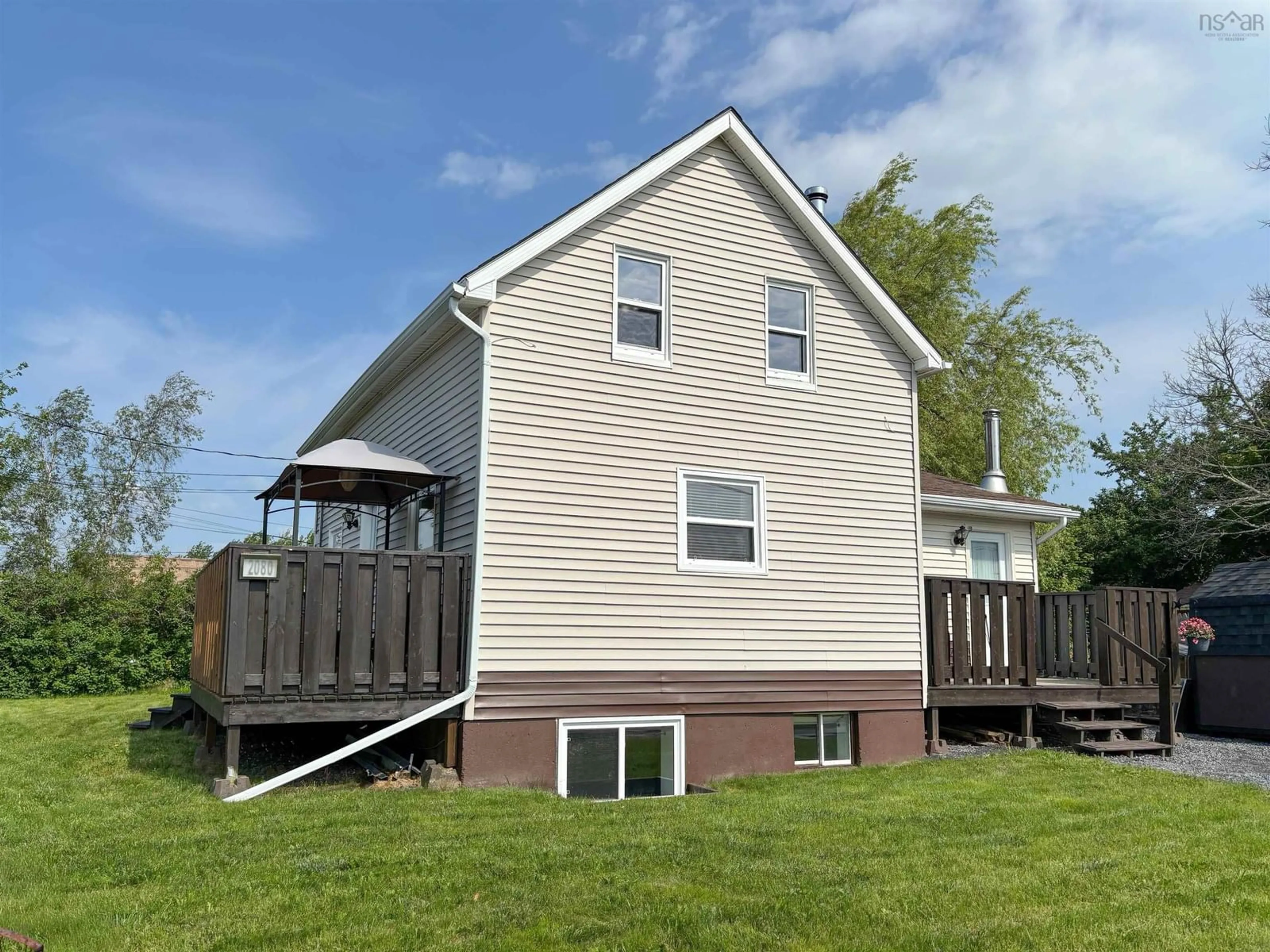 Home with vinyl exterior material, unknown for 2080 College St, Westville Nova Scotia B0K 2A0