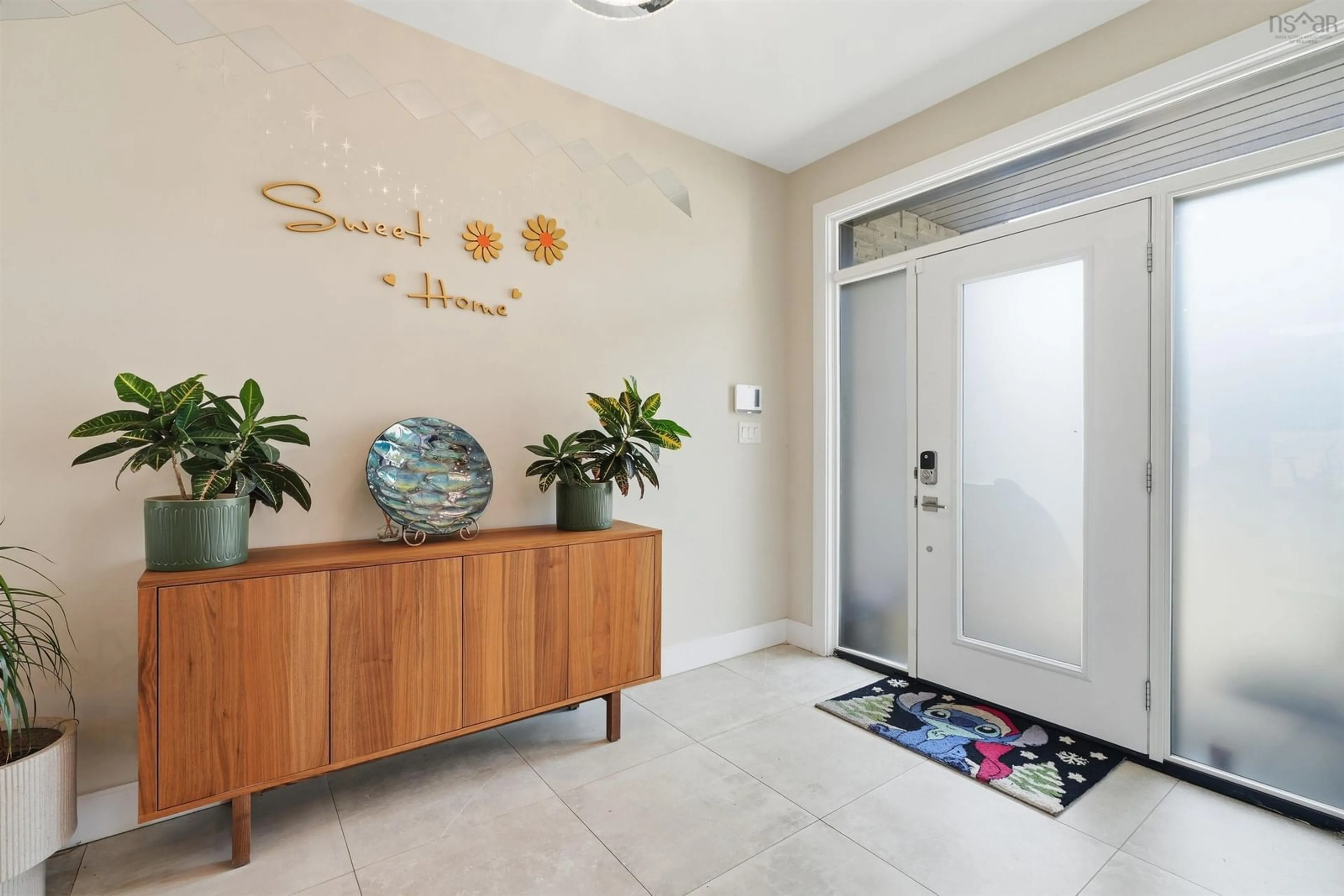 Indoor entryway for 347 Starboard Dr, Halifax Nova Scotia B3M 0L5