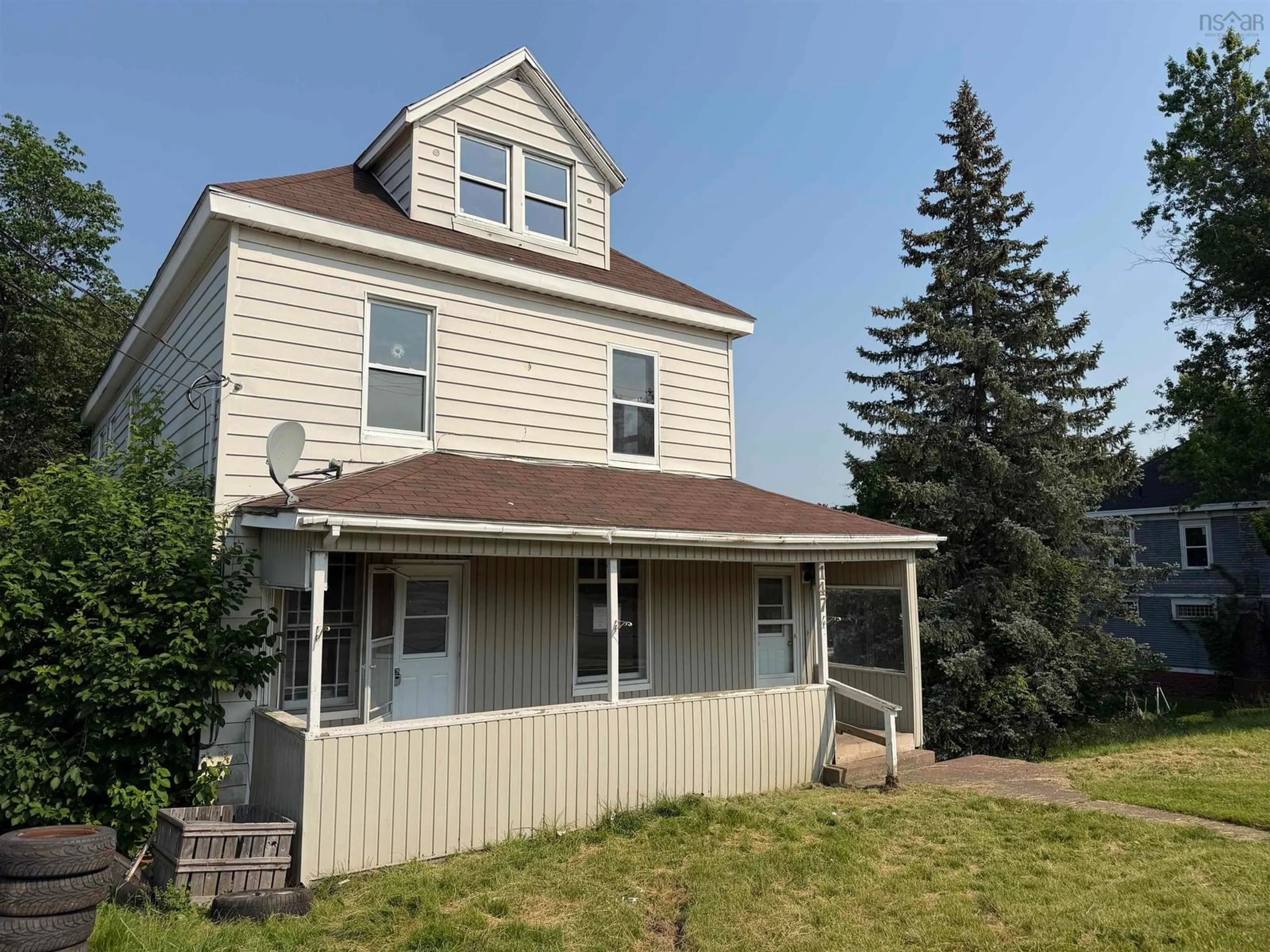 Home with vinyl exterior material, building for 147 Mackay St, Stellarton Nova Scotia B0K 1S0