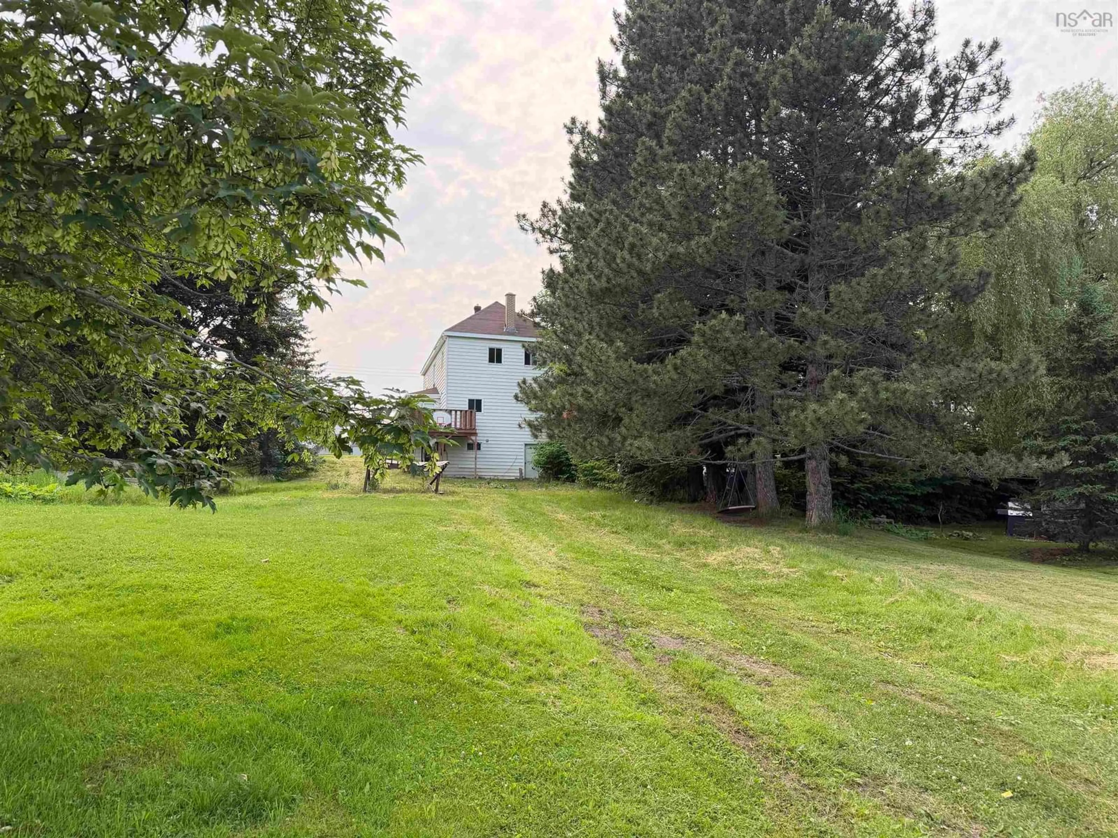 A pic from outside/outdoor area/front of a property/back of a property/a pic from drone, unknown for 147 Mackay St, Stellarton Nova Scotia B0K 1S0