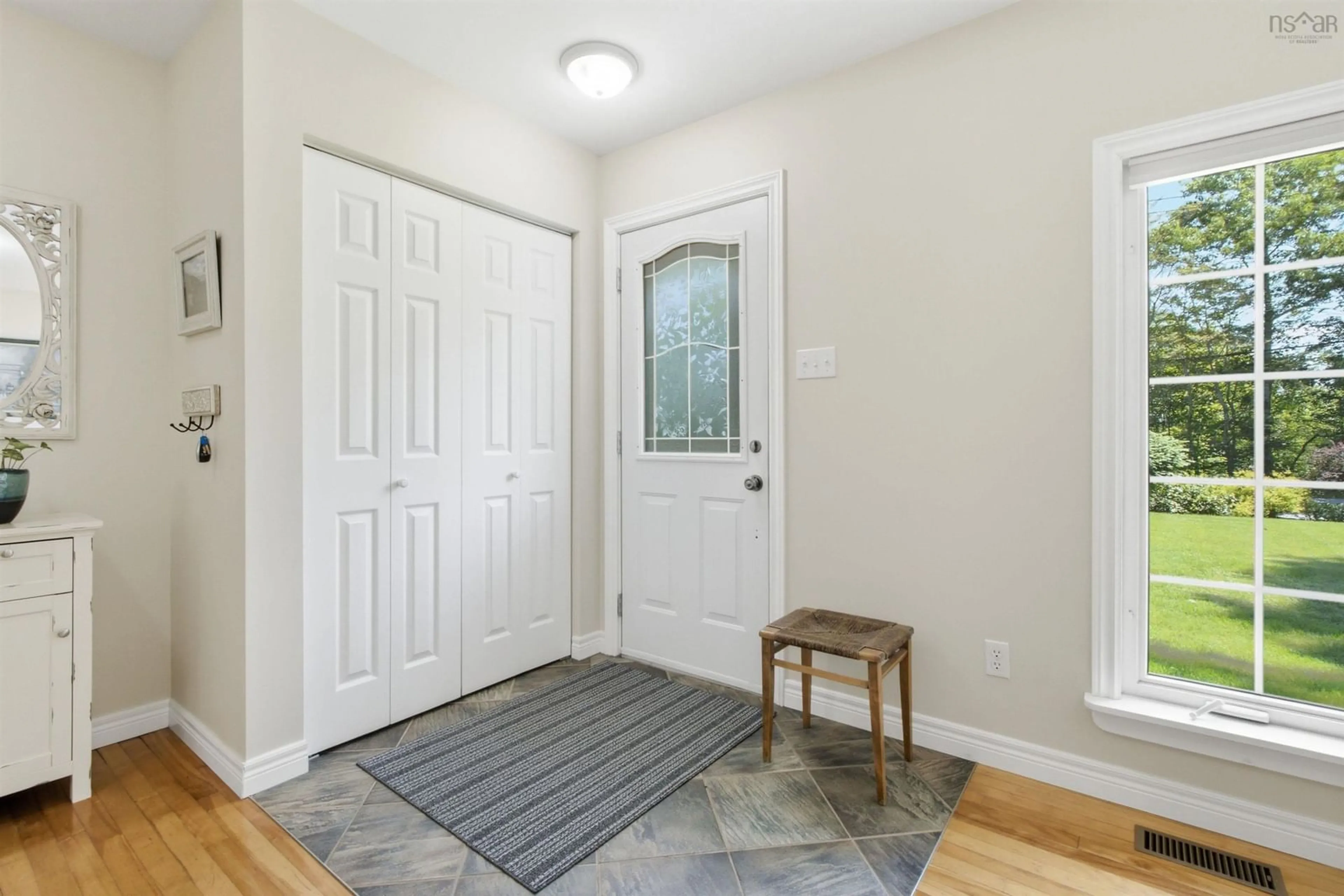 Indoor entryway for 189 Lakeview Rd, Lakeview Nova Scotia B4C 4C8
