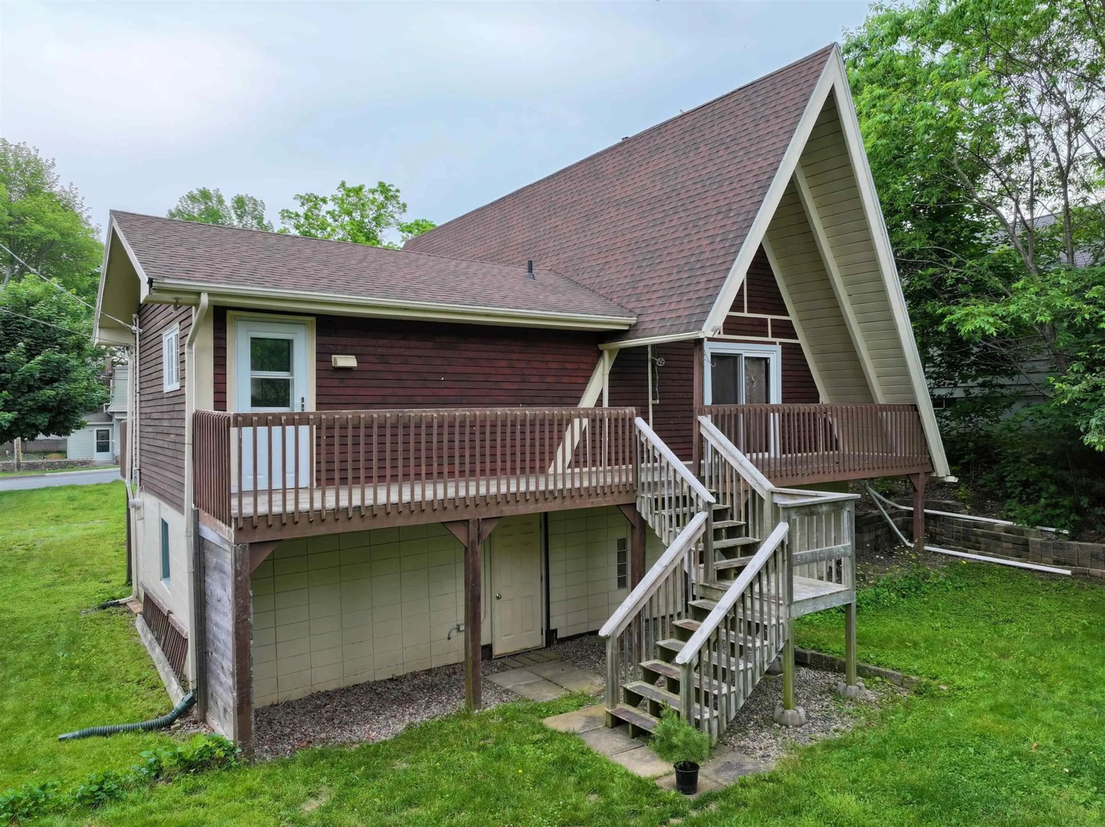 Unknown for 136 Empire St, Bridgewater Nova Scotia B4V 2M1