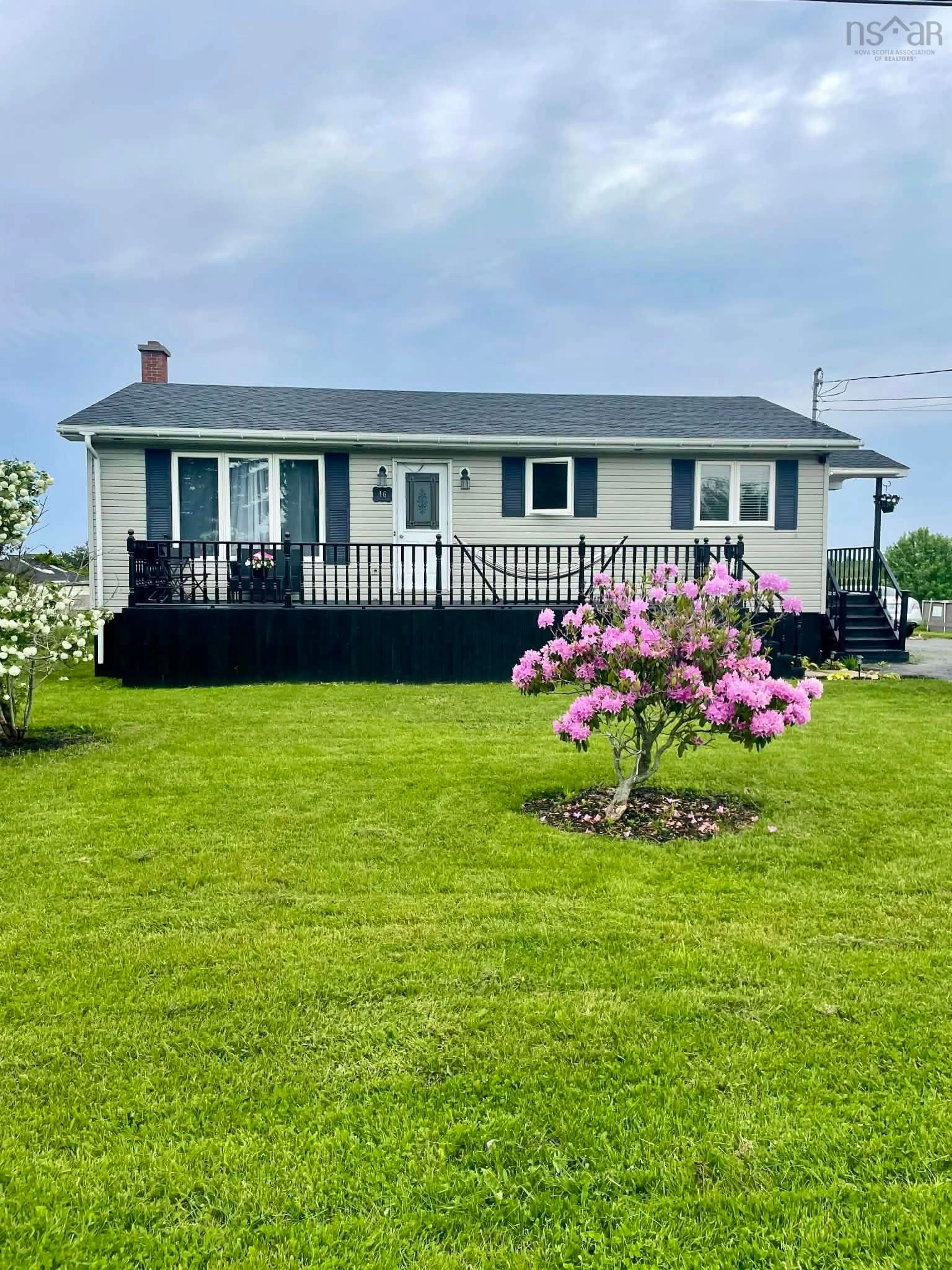 Home with vinyl exterior material, unknown for 46 Rateau St, Sydney Mines Nova Scotia B1V 1X2