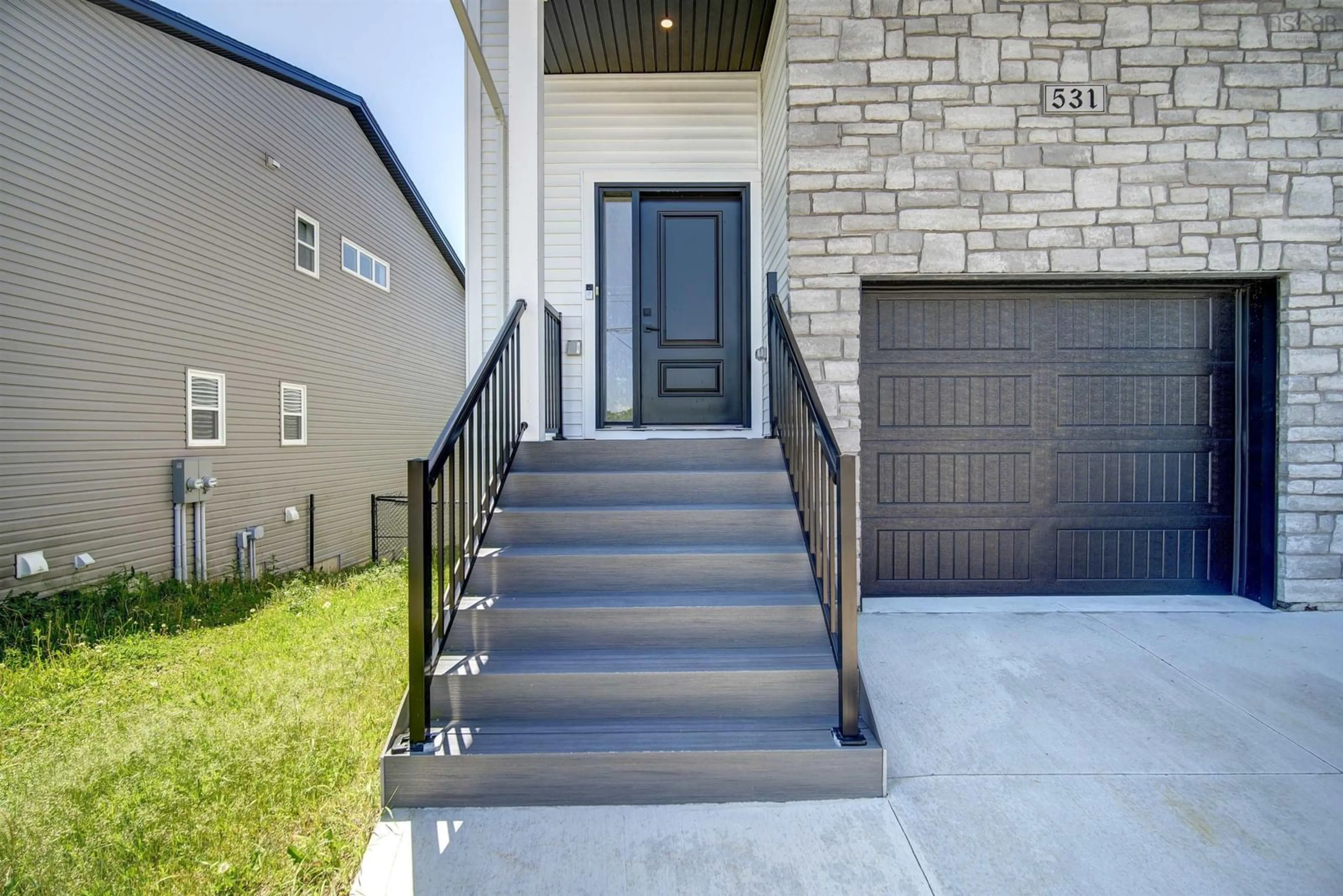 Stairs for 531 Cowie Hill Rd, Halifax Nova Scotia B3N 0E1