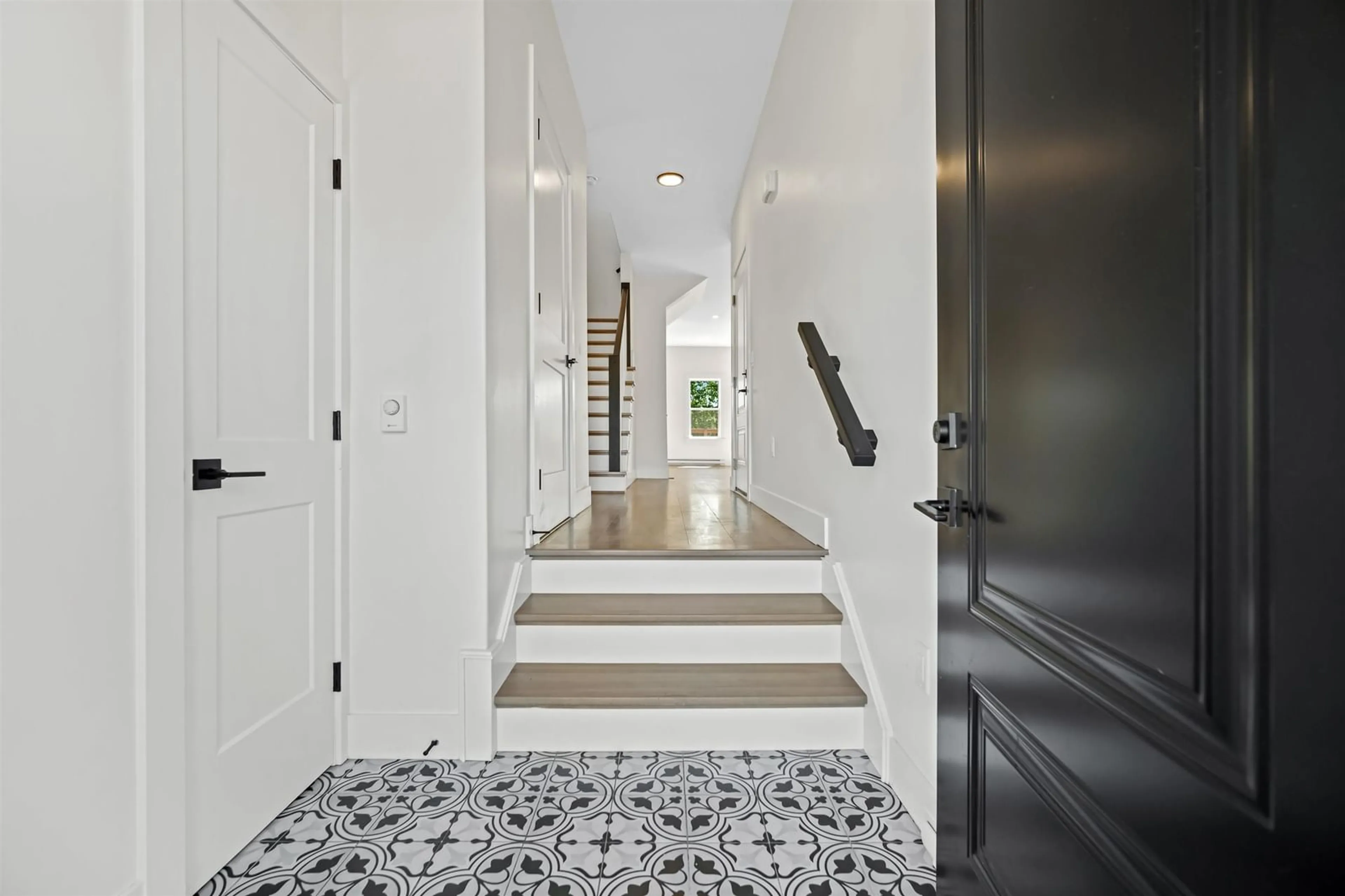 Indoor entryway for 531 Cowie Hill Rd, Halifax Nova Scotia B3N 0E1