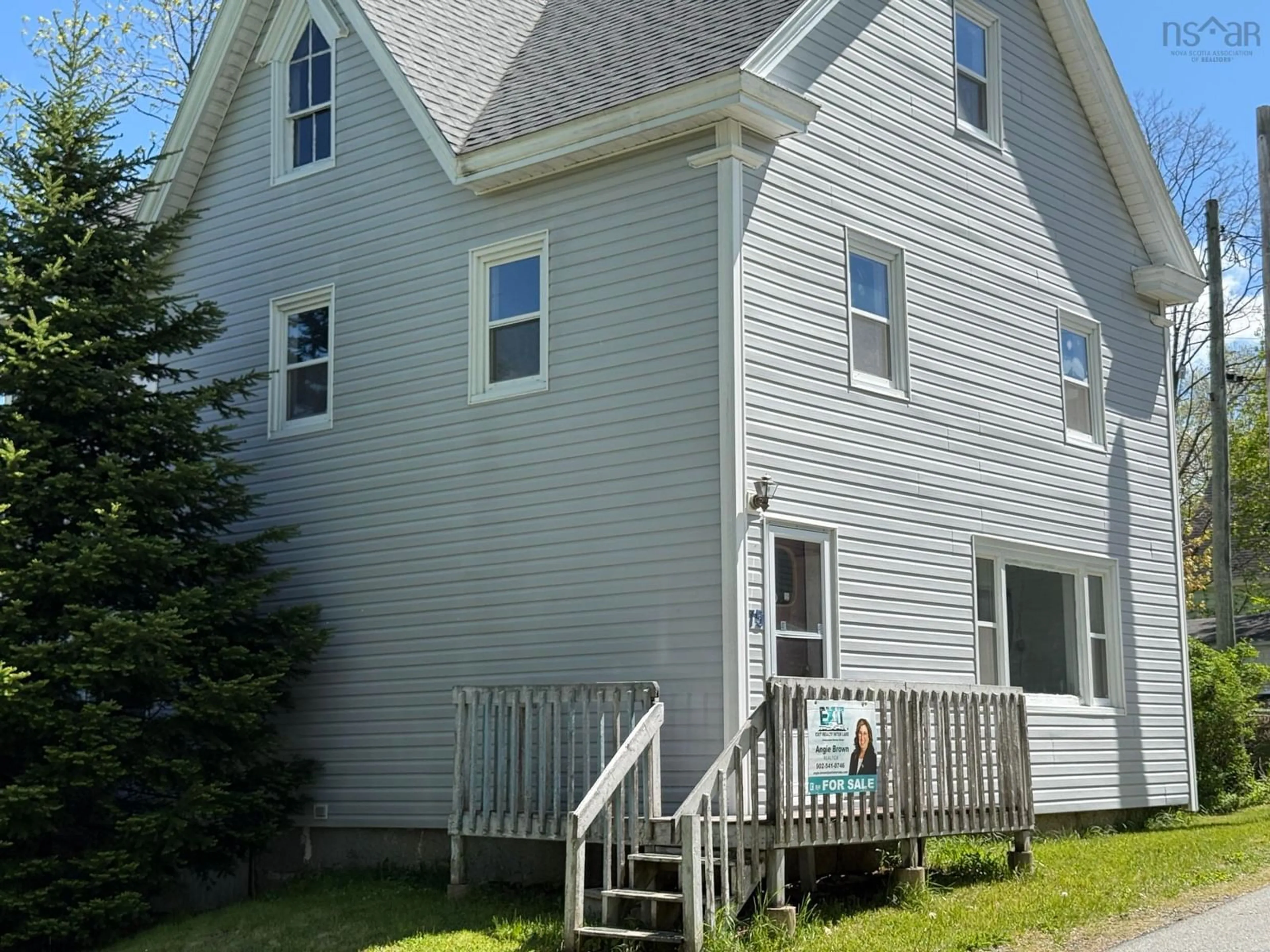 Home with vinyl exterior material, building for 75 Cove Rd, Conquerall Bank Nova Scotia B4V 0H8