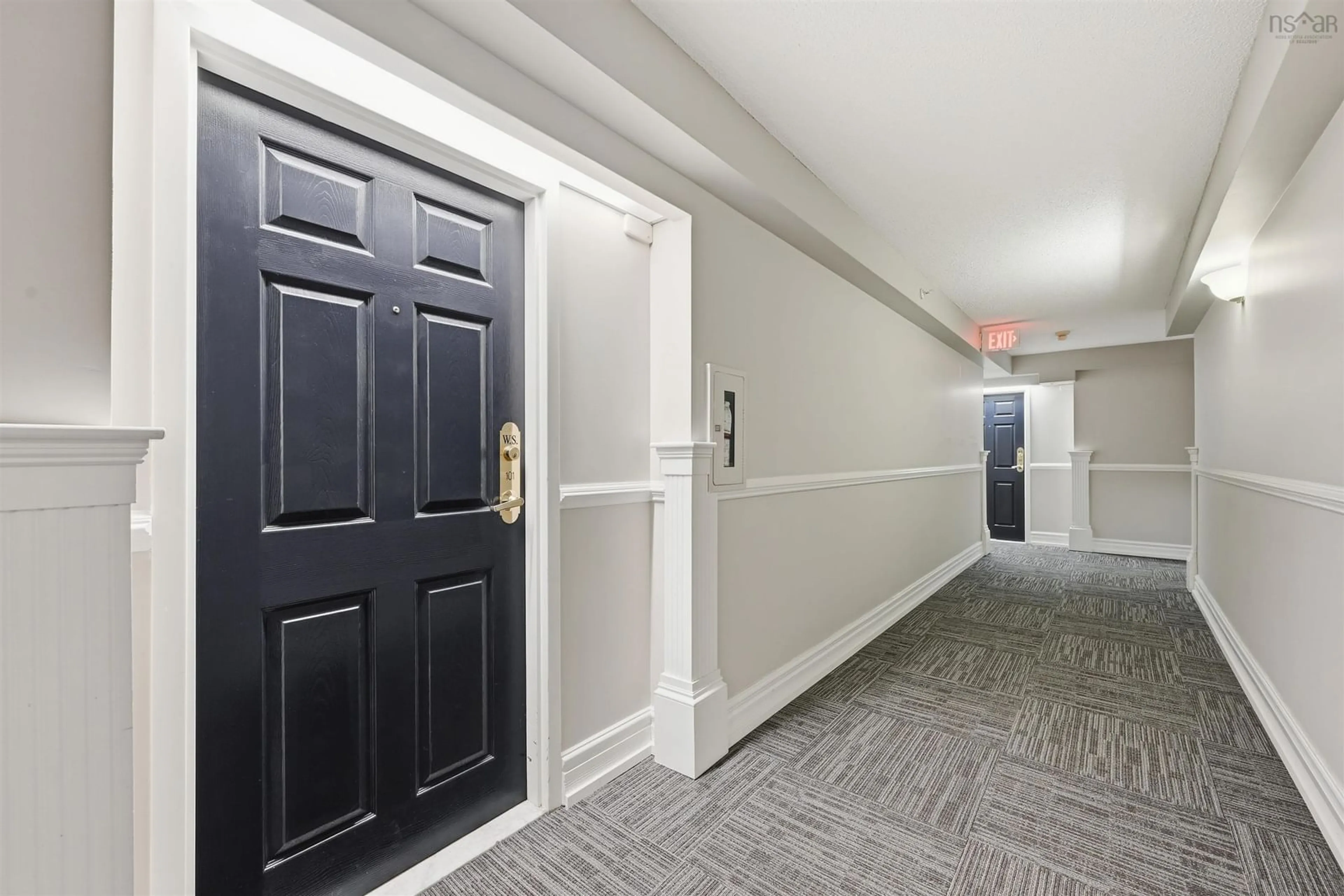 Indoor foyer for 1041 Wellington St #101, Halifax Nova Scotia B3H 4P5