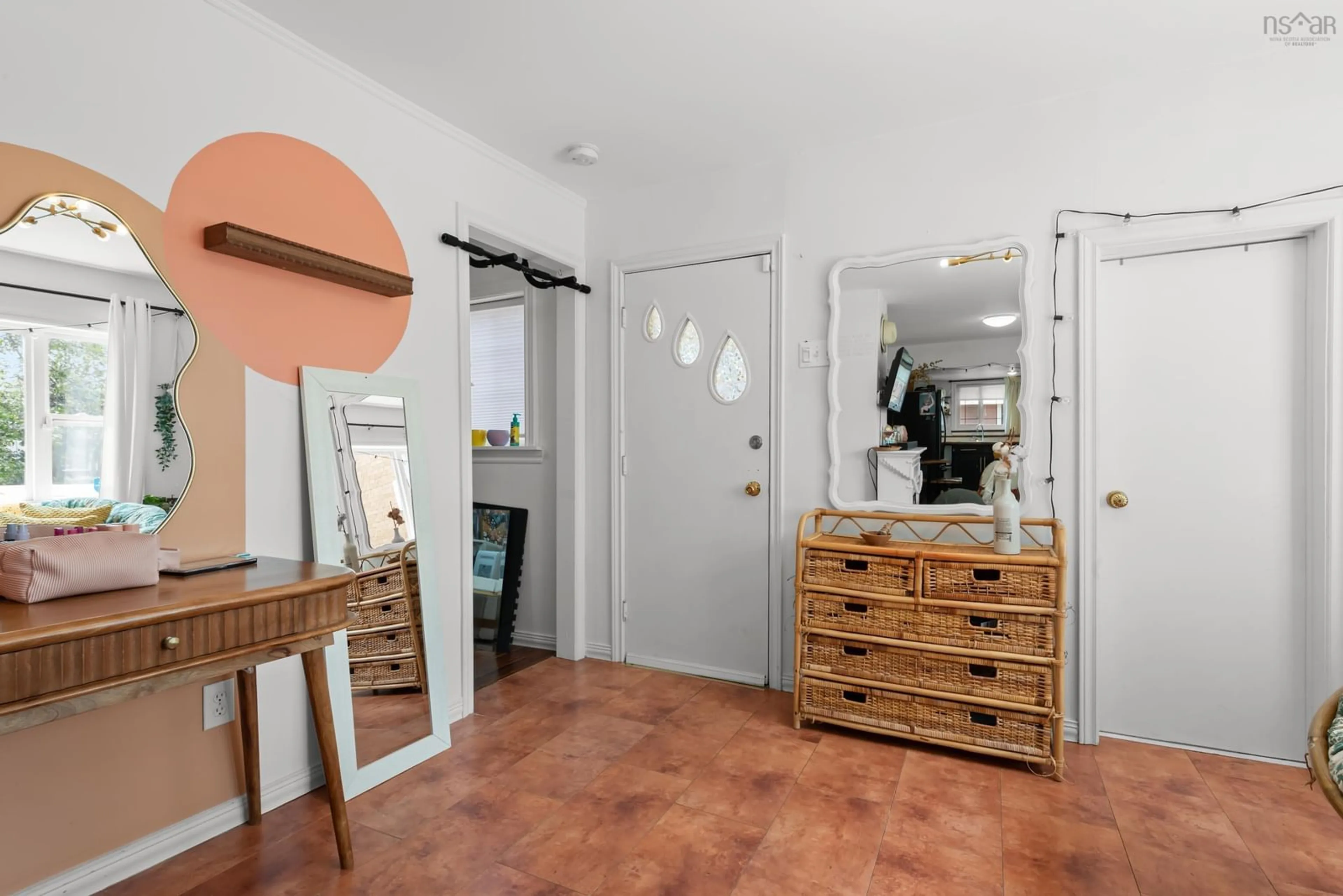 Indoor entryway for 161 Albro Lake Rd, Dartmouth Nova Scotia B3A 3Y7
