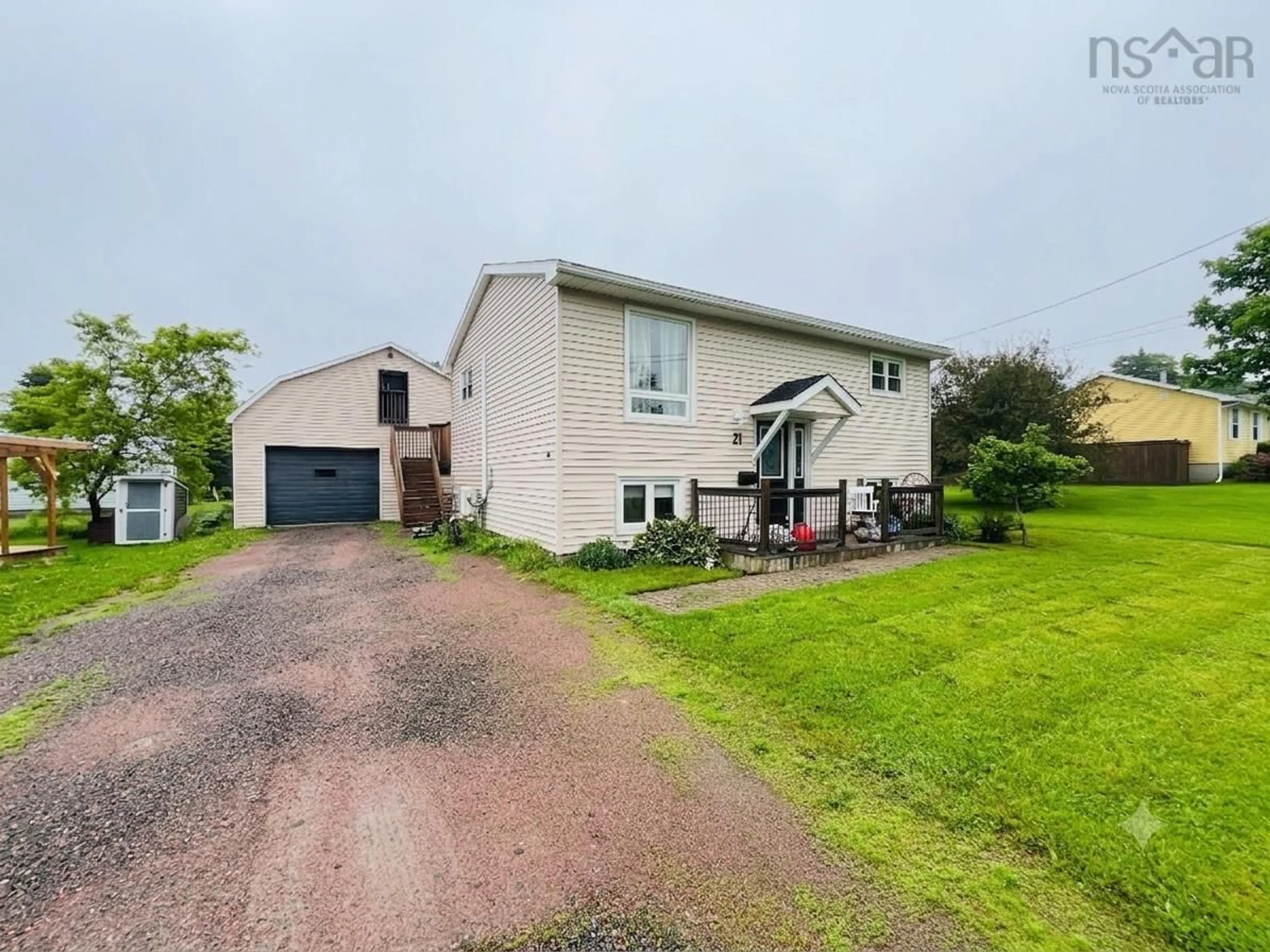 A pic from outside/outdoor area/front of a property/back of a property/a pic from drone, unknown for 21 Snowden Ave, Amherst Nova Scotia B4H 2N1