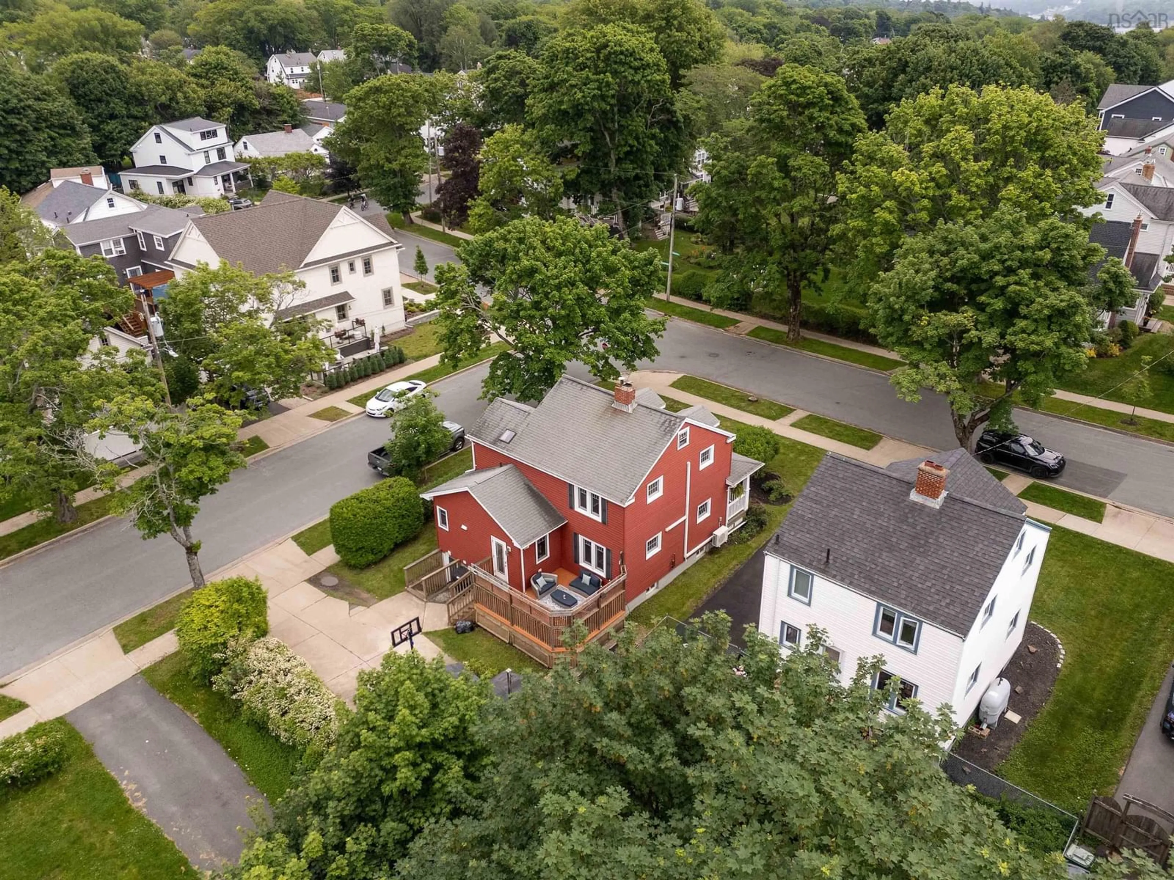 A pic from outside/outdoor area/front of a property/back of a property/a pic from drone, street for 2500 Armcrescent West Ave, Halifax Nova Scotia B3L 3E3