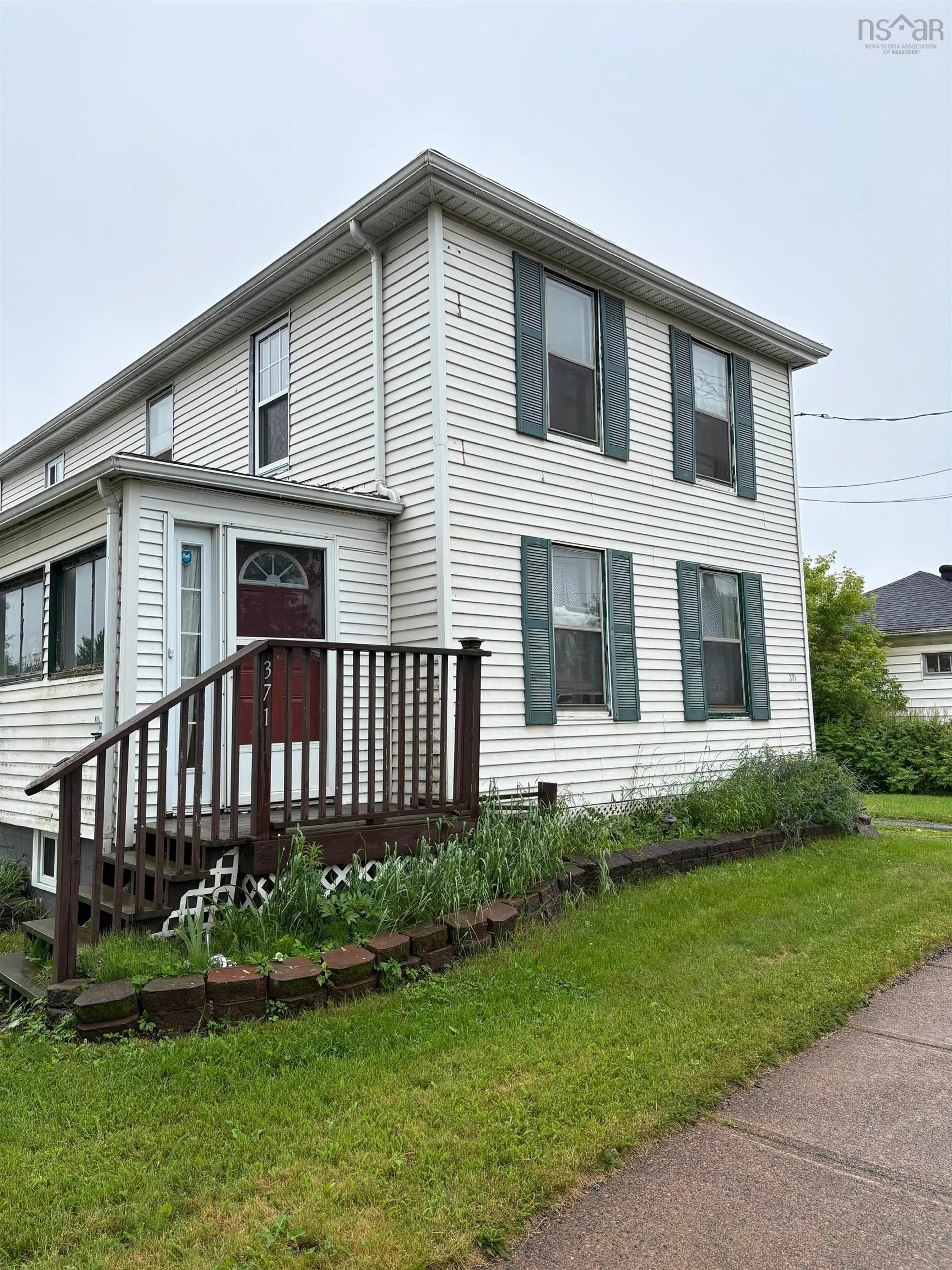 Home with vinyl exterior material, building for 371 Willow St, Truro Nova Scotia B2N 5A6
