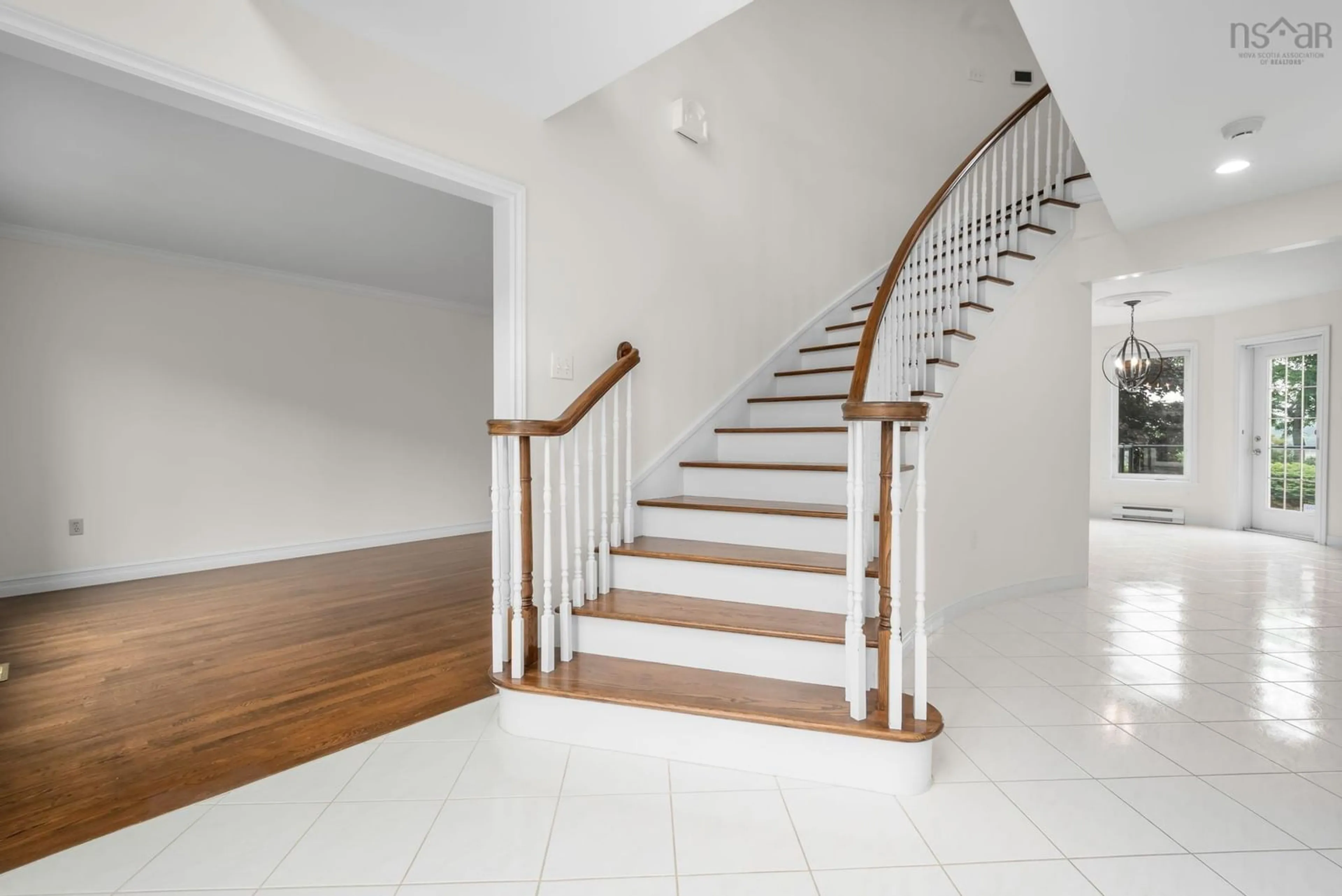 Stairs for 20 Cresthaven Dr, Halifax Nova Scotia B3M 4B9
