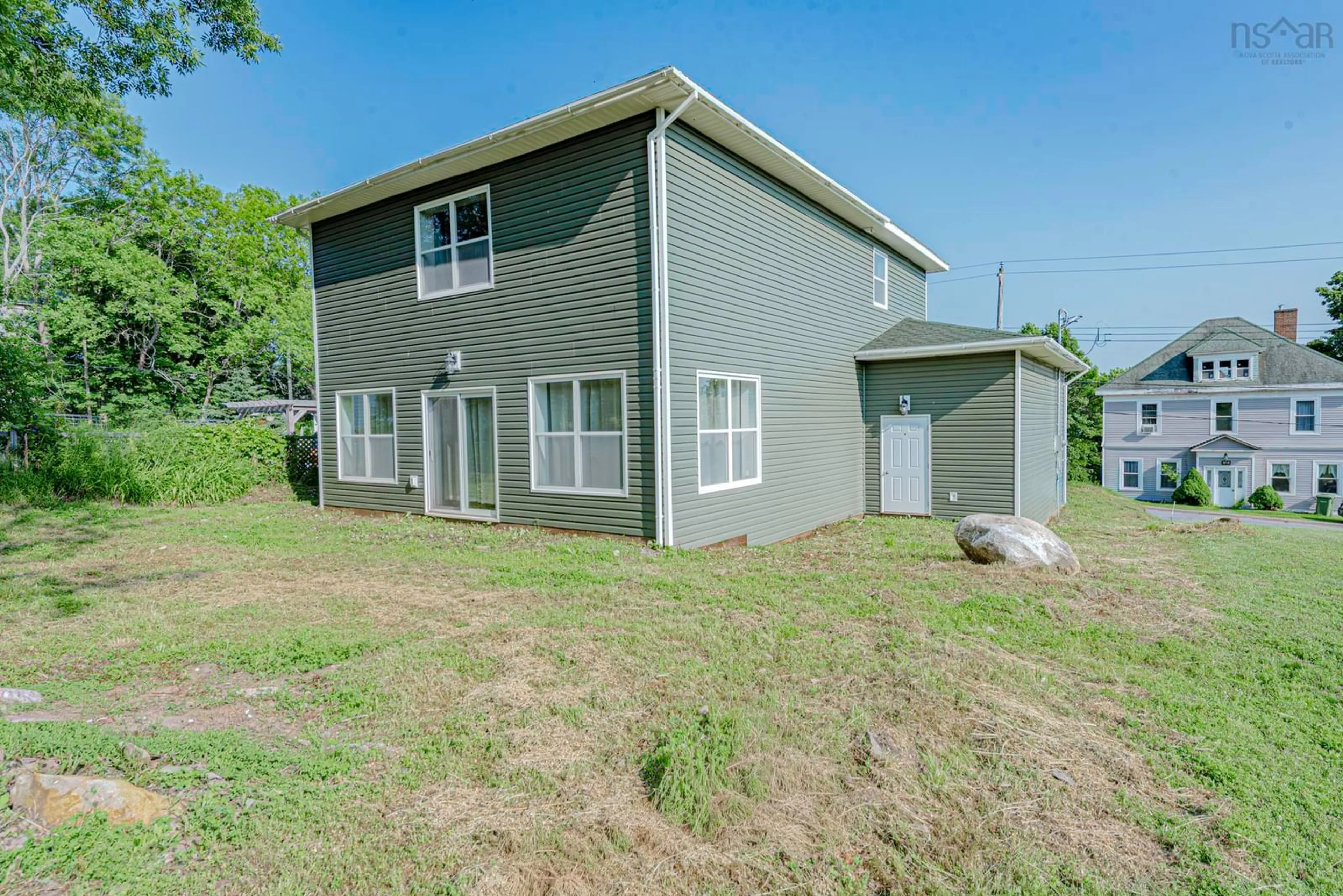A pic from outside/outdoor area/front of a property/back of a property/a pic from drone, building for 134 High St, Pictou Nova Scotia B0K 1H0