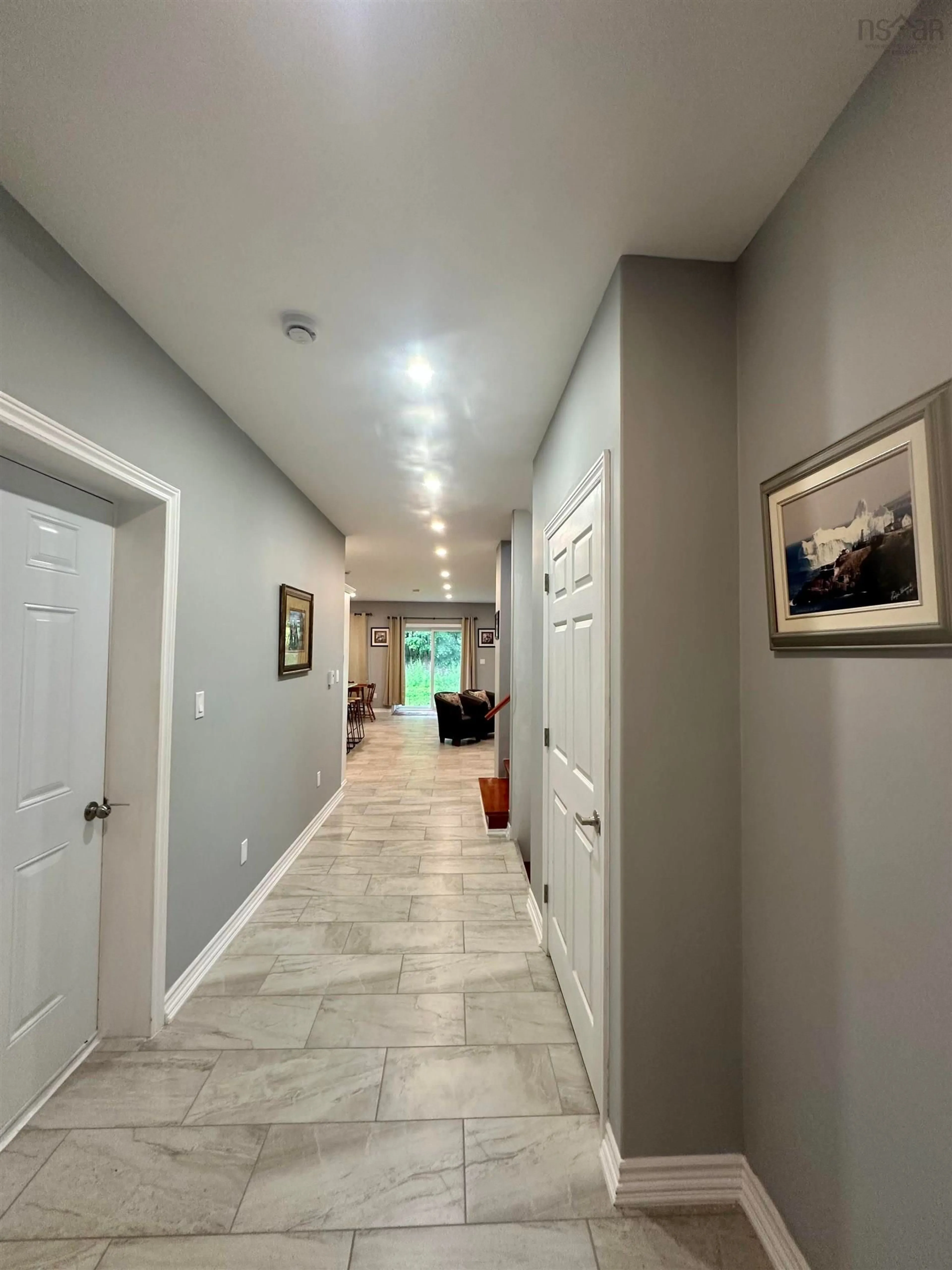 Indoor foyer for 134 High St, Pictou Nova Scotia B0K 1H0