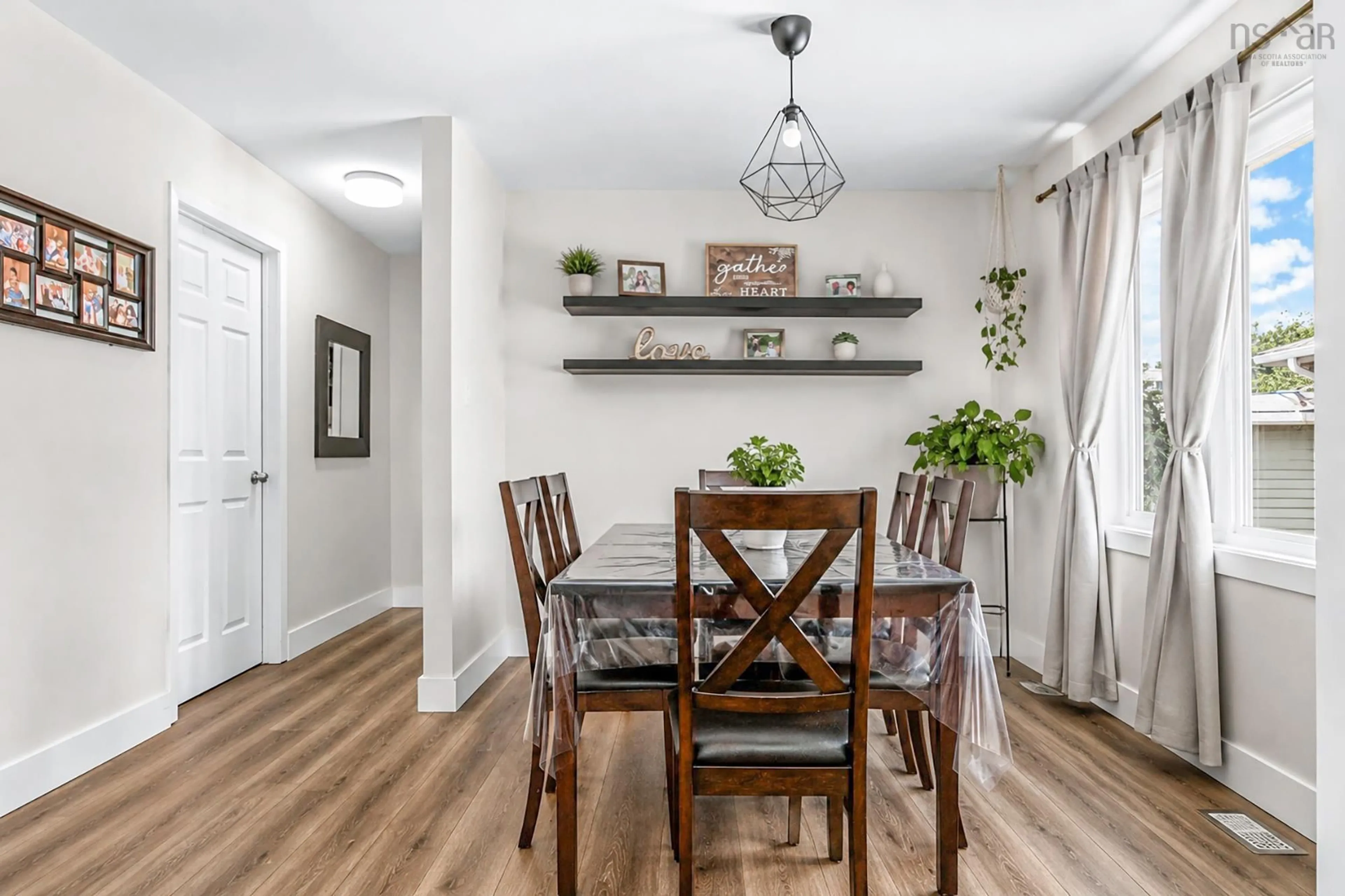 Dining room, wood/laminate floor for 507 Arklow Dr, Cole Harbour Nova Scotia B2W 4Z5