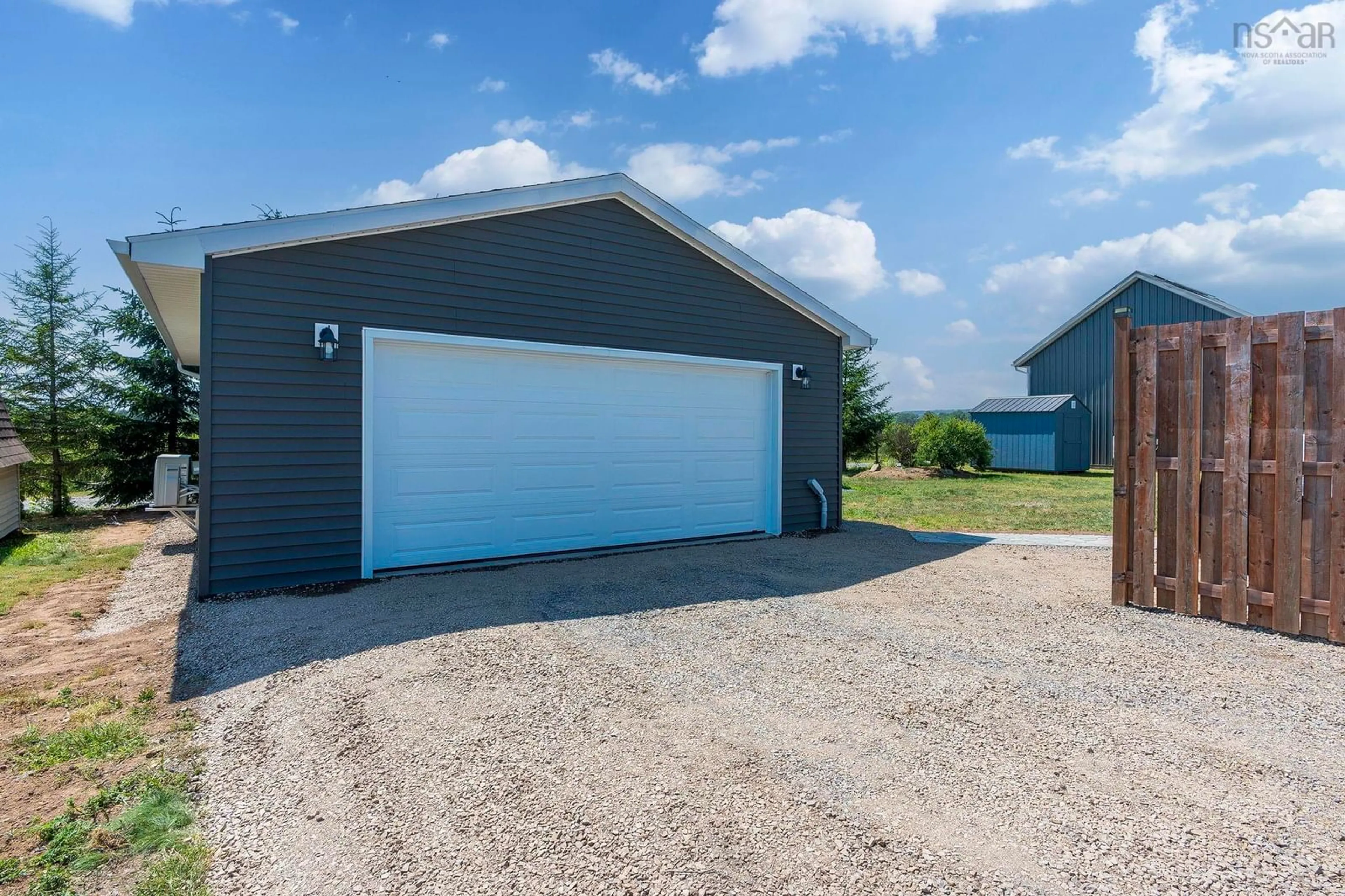 Indoor garage for 1199 New Rd, Aylesford Nova Scotia B0P 1C0