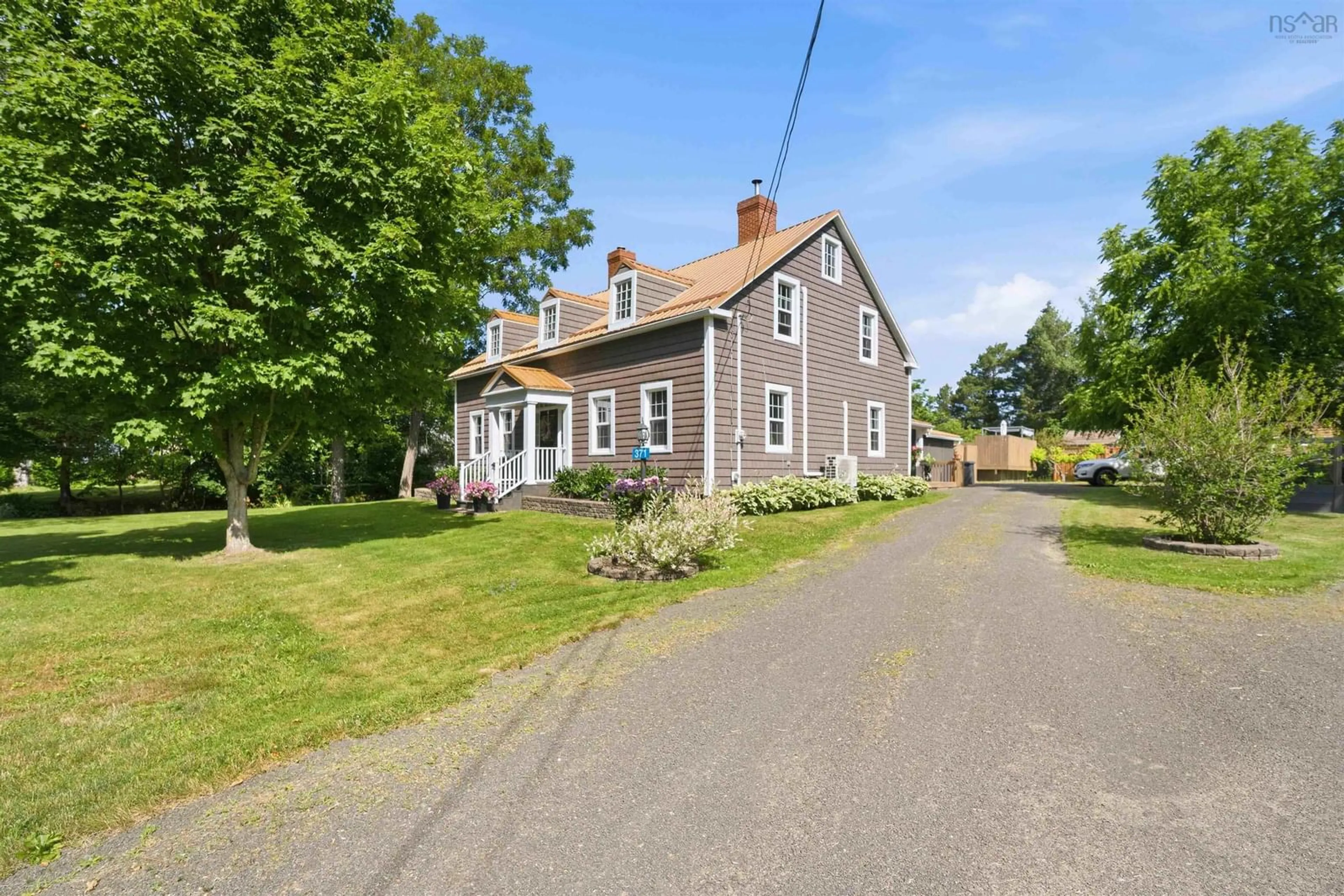 A pic from outside/outdoor area/front of a property/back of a property/a pic from drone, street for 371 Granville St, Bridgetown Nova Scotia B0S 1C0