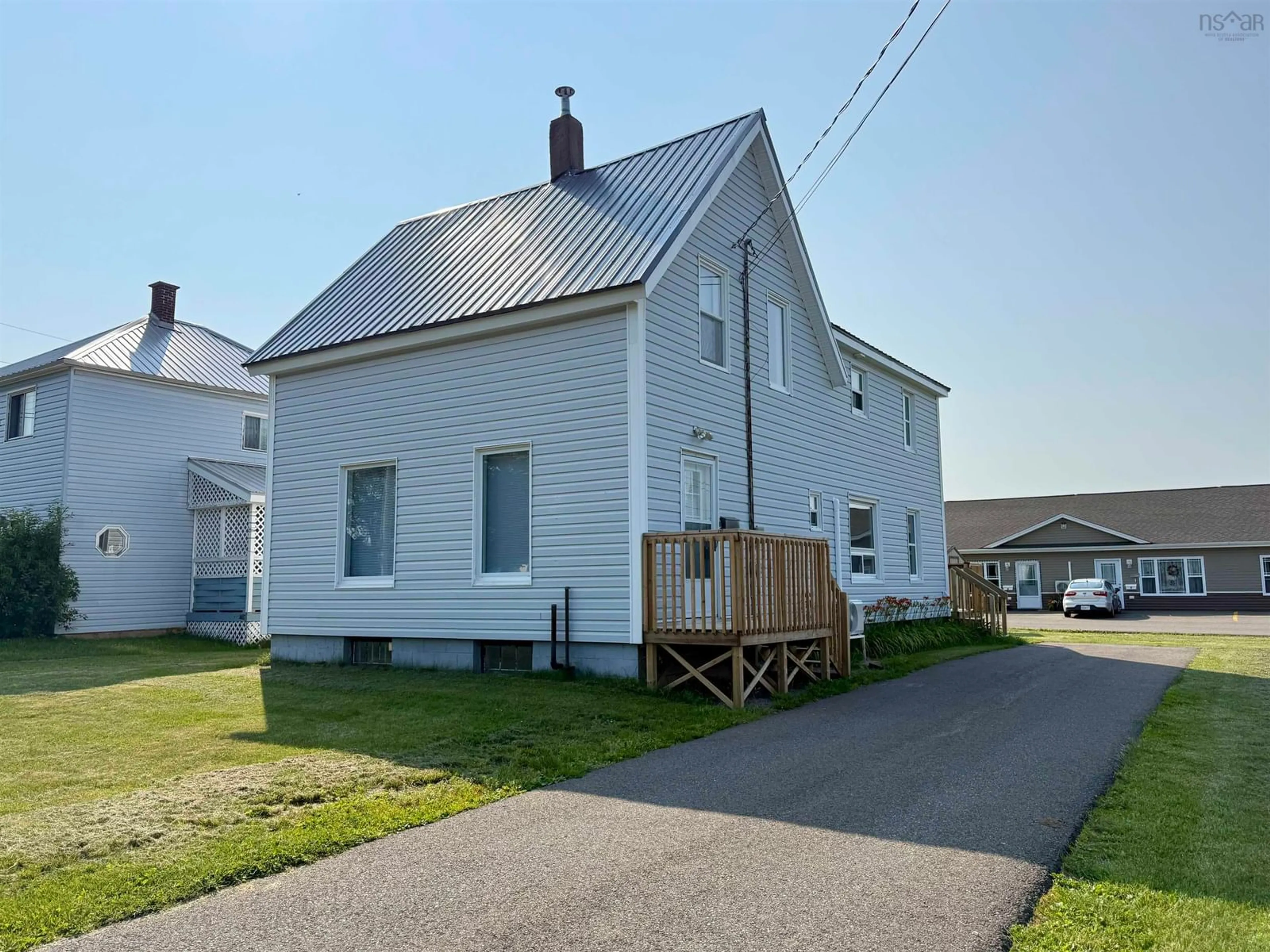 Home with vinyl exterior material, building for 149 East Pleasant St, Amherst Nova Scotia B4H 1N4