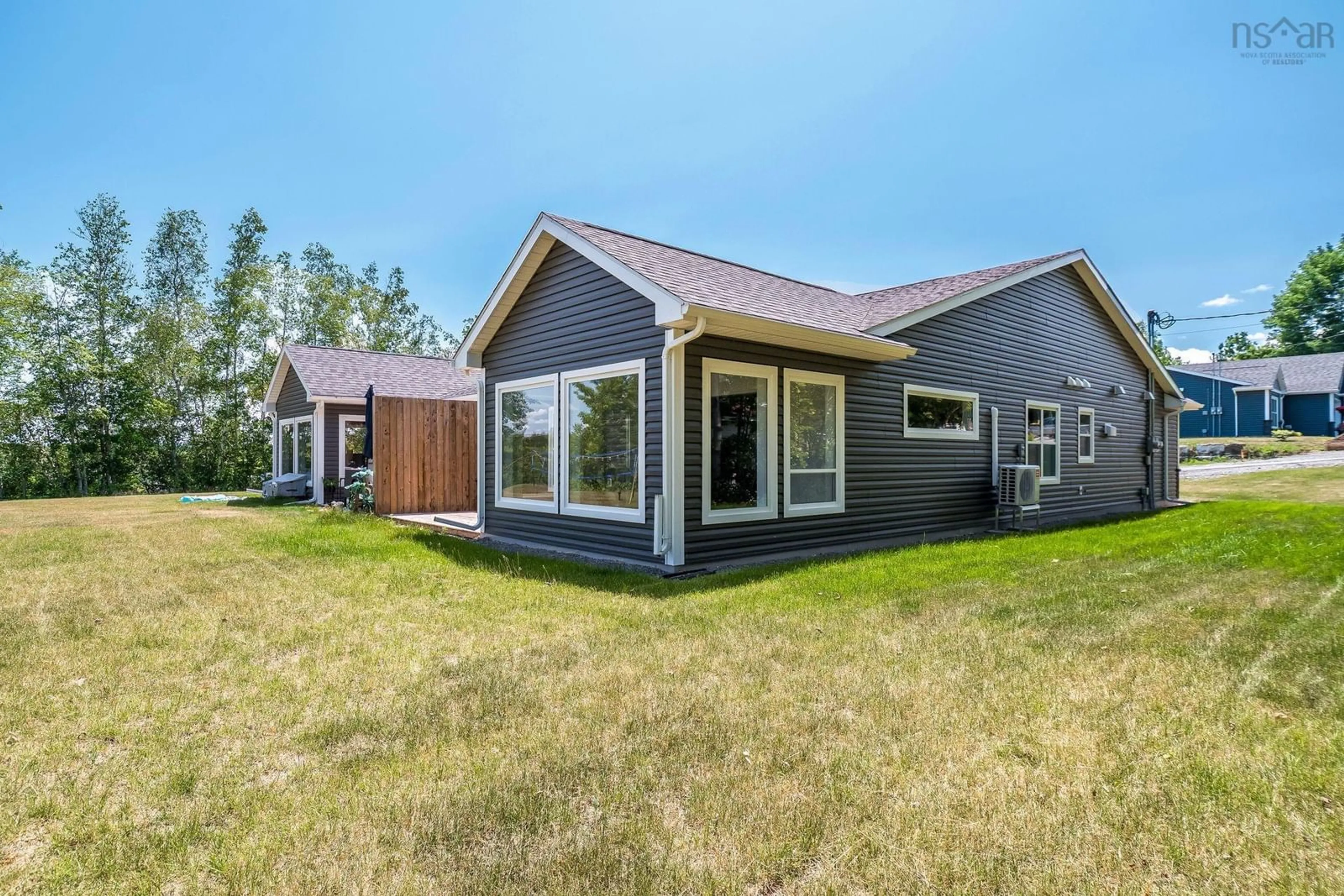 Home with vinyl exterior material, unknown for 36 Pemberton Avenue Ave, Garlands Crossing Nova Scotia B0N 2T0