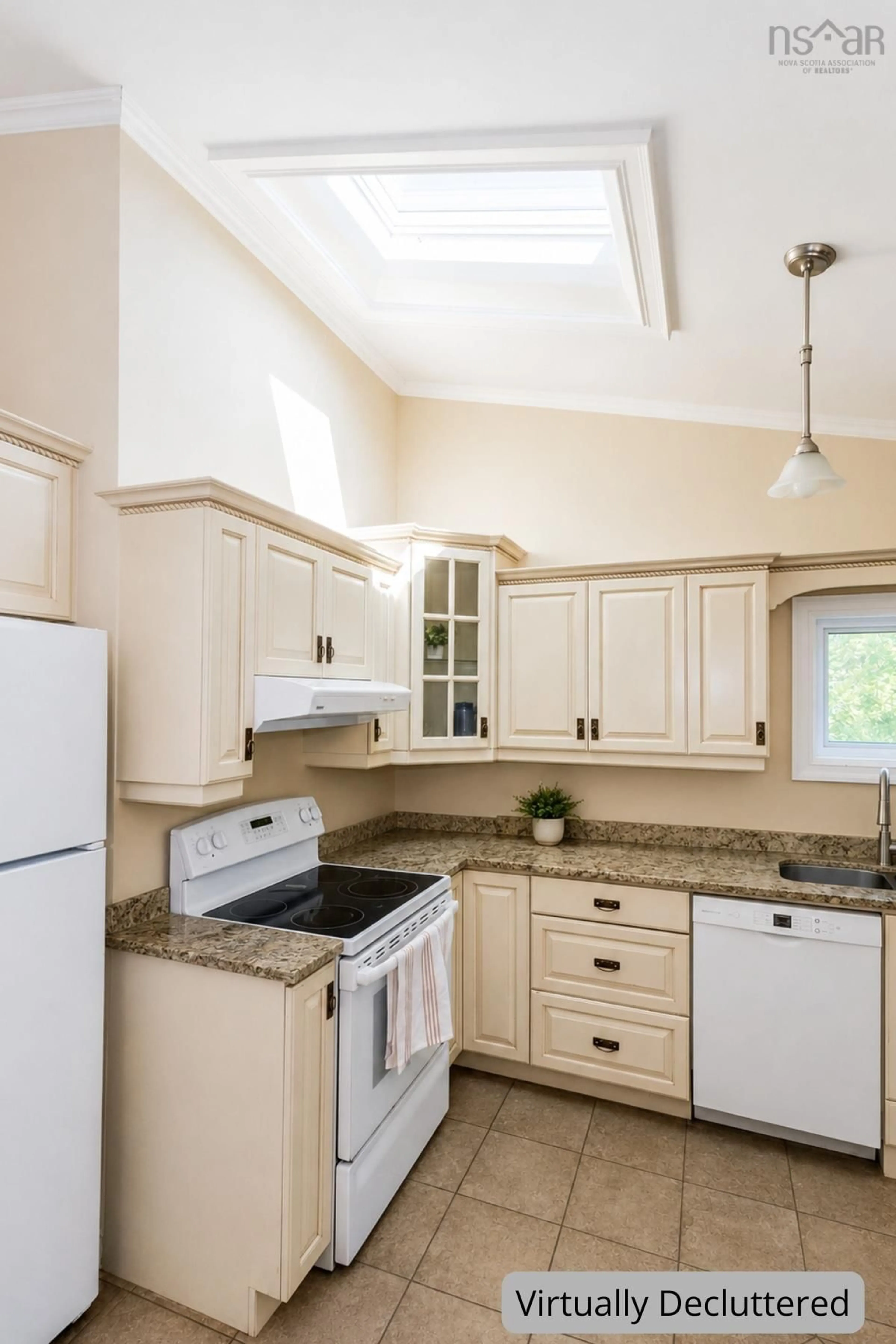 Standard kitchen, ceramic/tile floor for 31 Grandview Dr, Wolfville Nova Scotia B4P 1W8