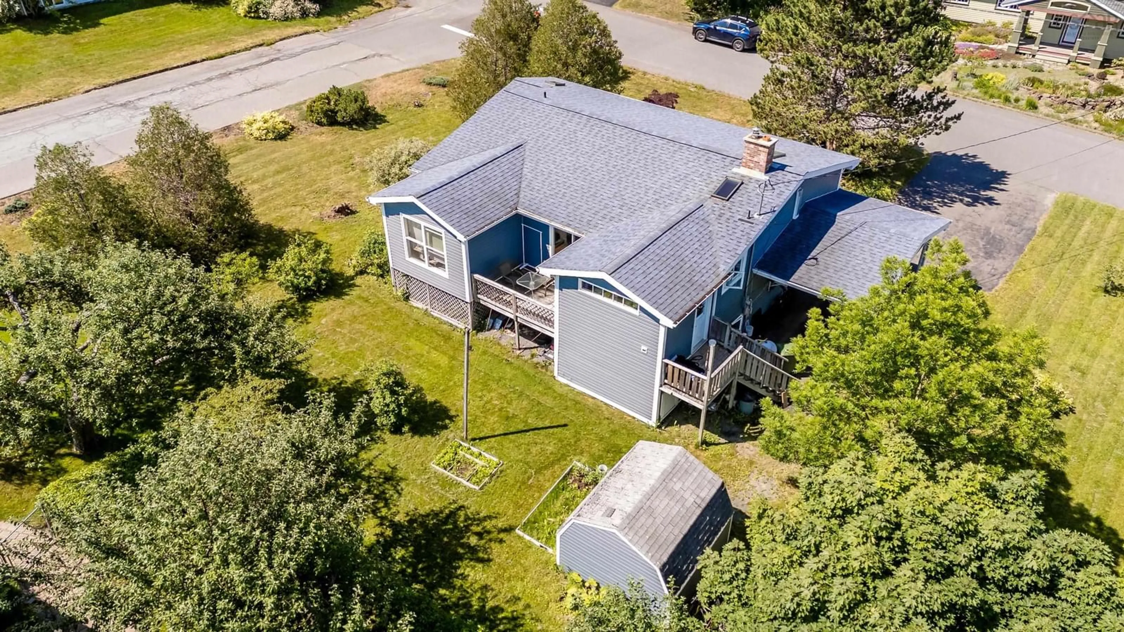 A pic from outside/outdoor area/front of a property/back of a property/a pic from drone, building for 31 Grandview Dr, Wolfville Nova Scotia B4P 1W8