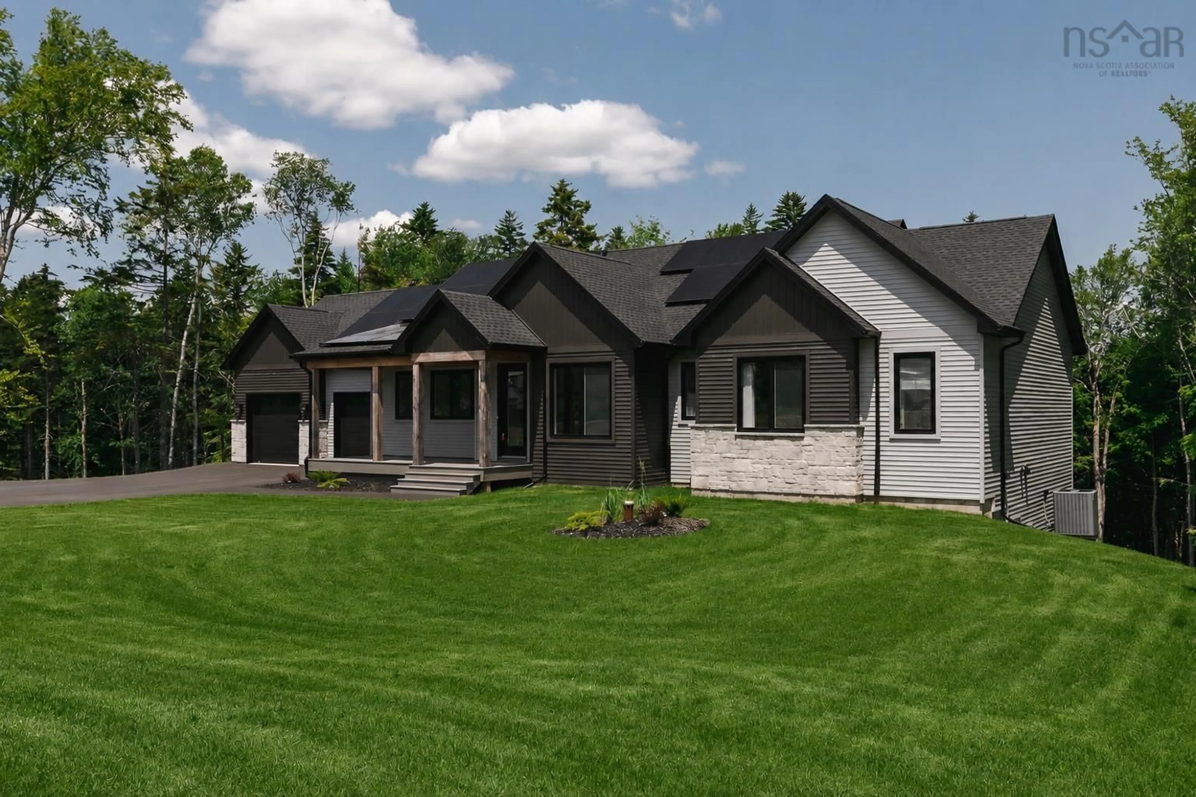 Home with vinyl exterior material, unknown for 95 Heatherton Cres, Fall River Nova Scotia B2T 0V2