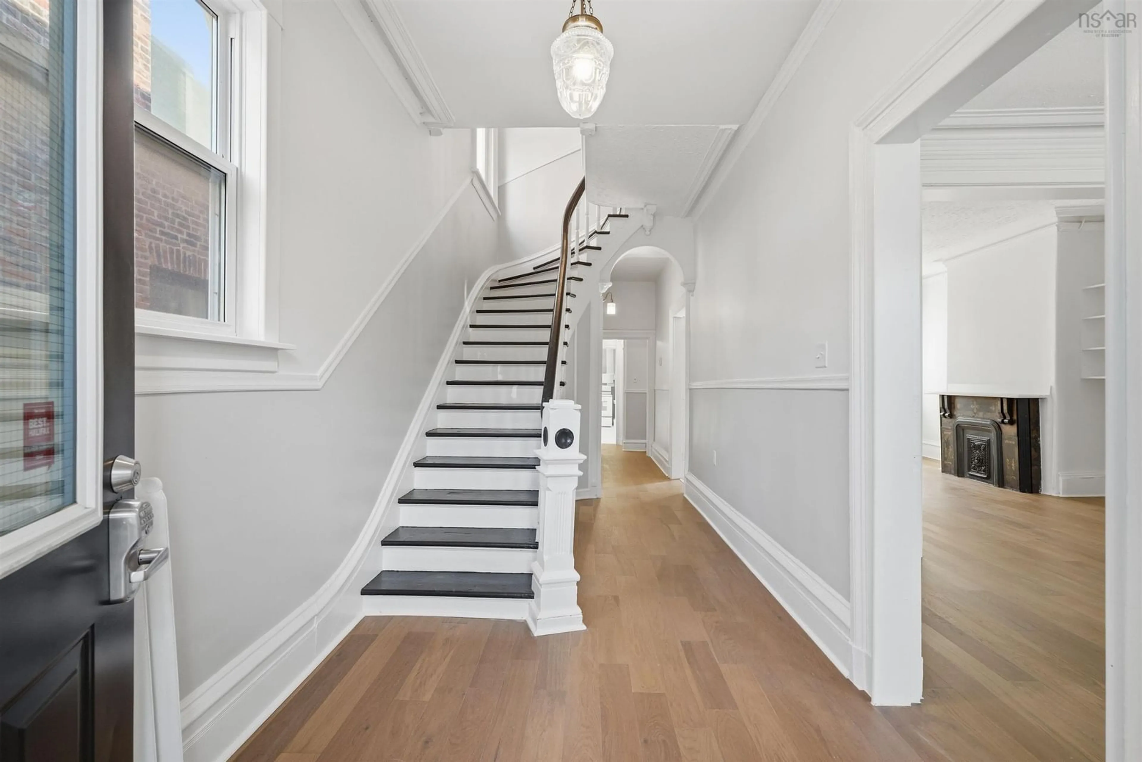 Indoor foyer for 2281 Brunswick St, Halifax Nova Scotia B3K 2Y9