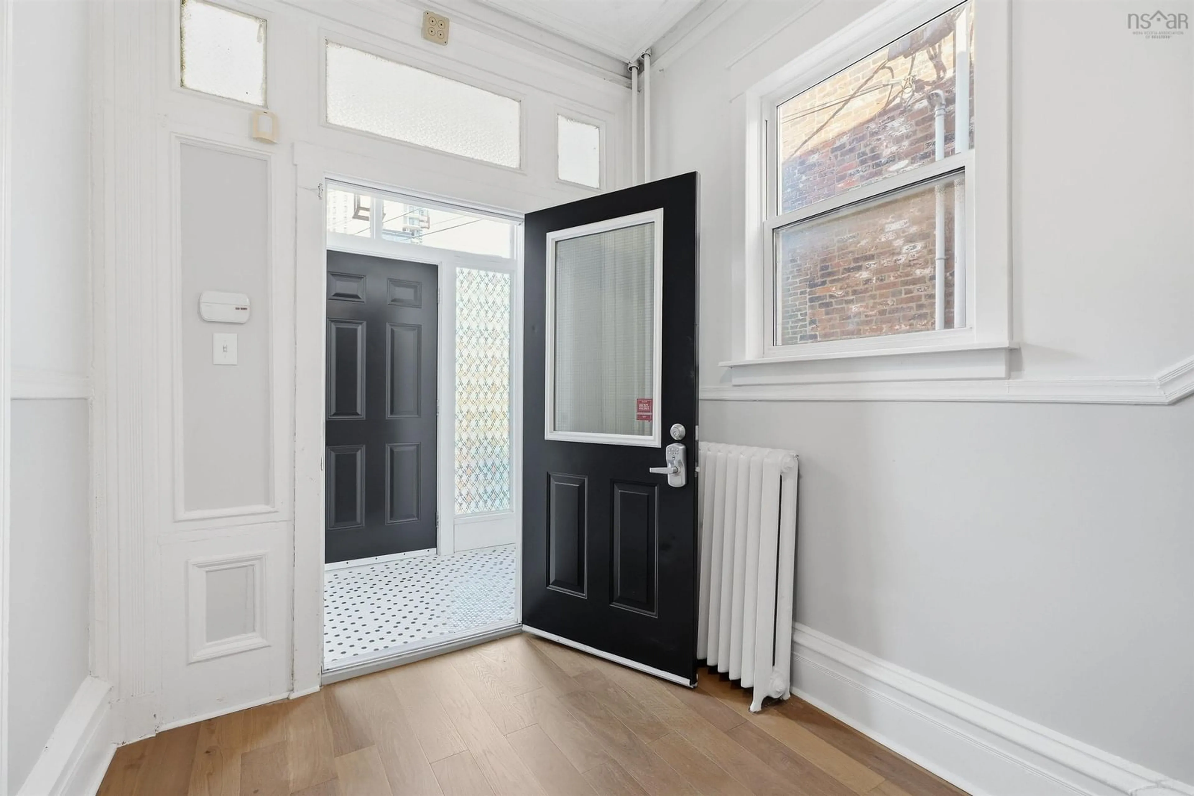 Indoor entryway for 2281 Brunswick St, Halifax Nova Scotia B3K 2Y9