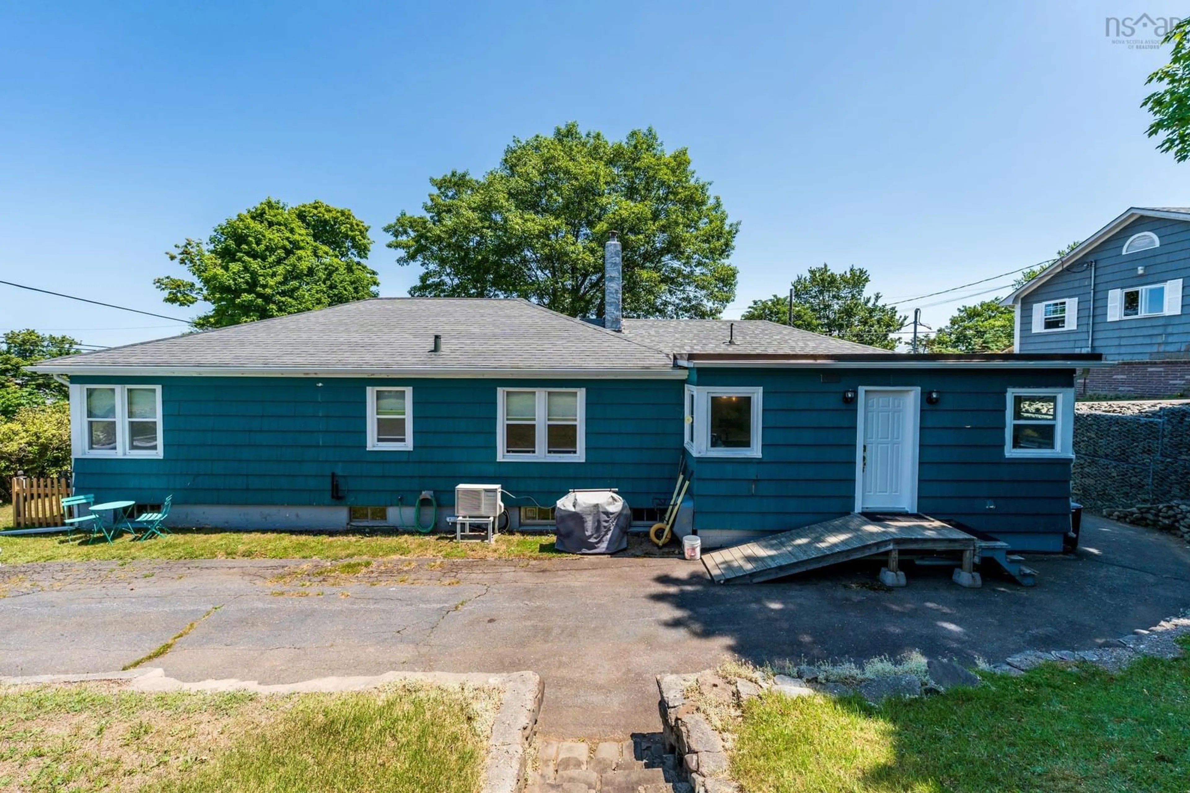 A pic from outside/outdoor area/front of a property/back of a property/a pic from drone, street for 173 King Street, Digby Nova Scotia B0V 1A0