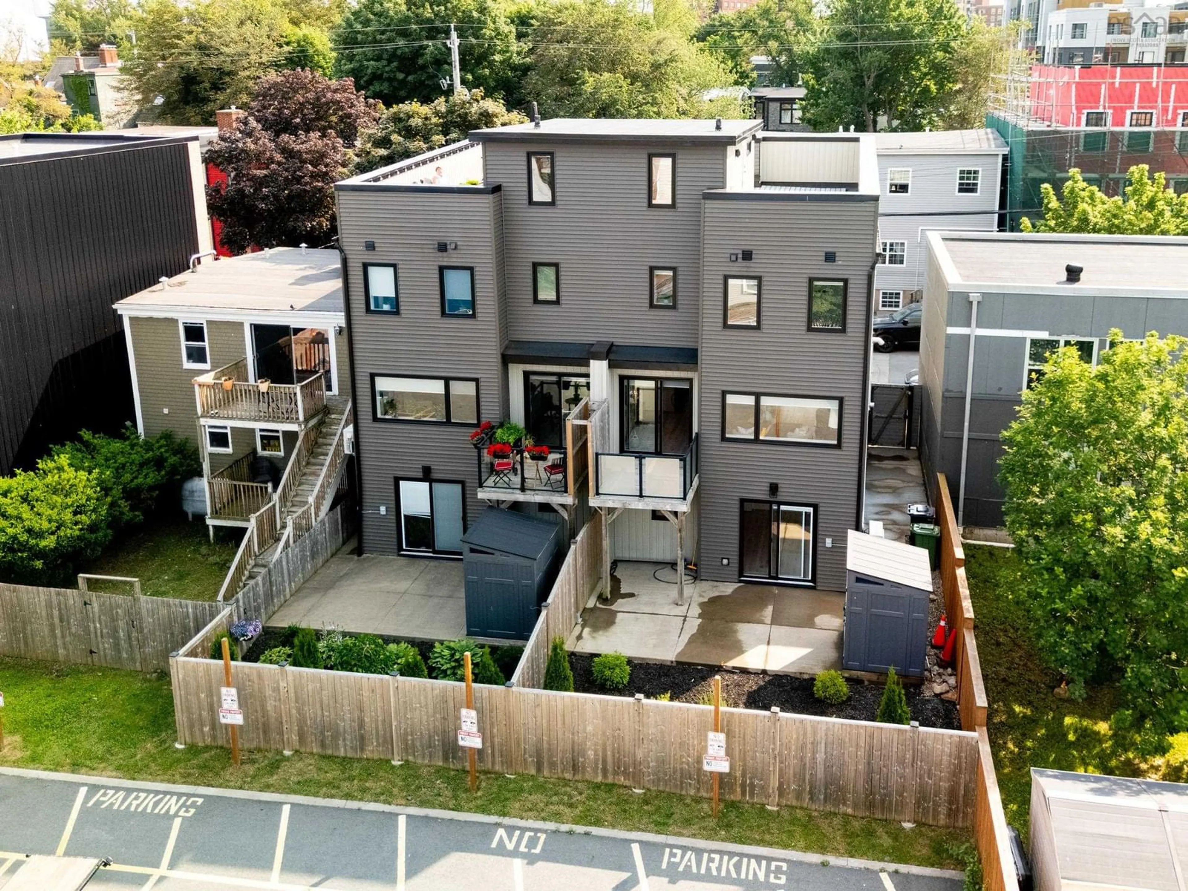 A pic from outside/outdoor area/front of a property/back of a property/a pic from drone, street for 2371 Creighton St, Halifax Nova Scotia B3K 3R8