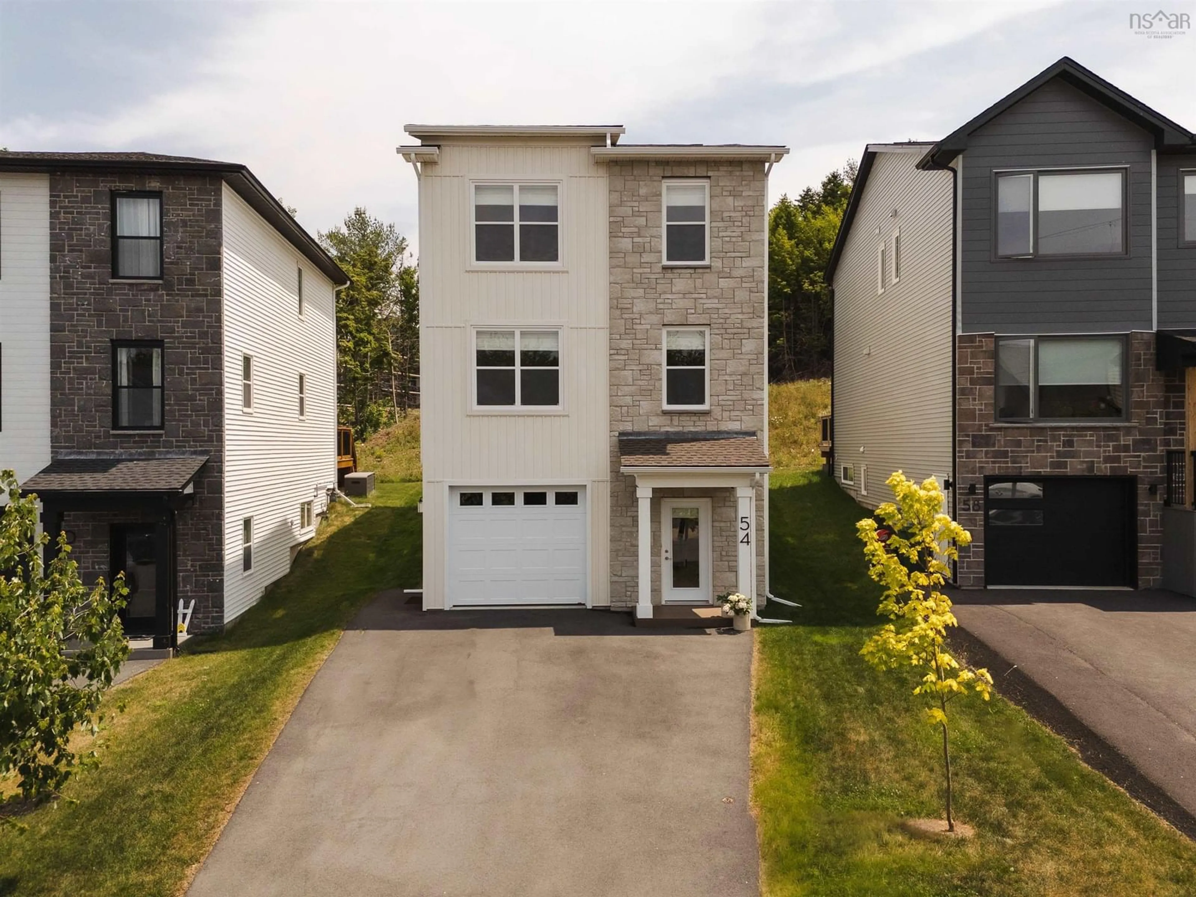 A pic from outside/outdoor area/front of a property/back of a property/a pic from drone, street for 54 Pearlgarden Close, Dartmouth Nova Scotia B2X 0C2