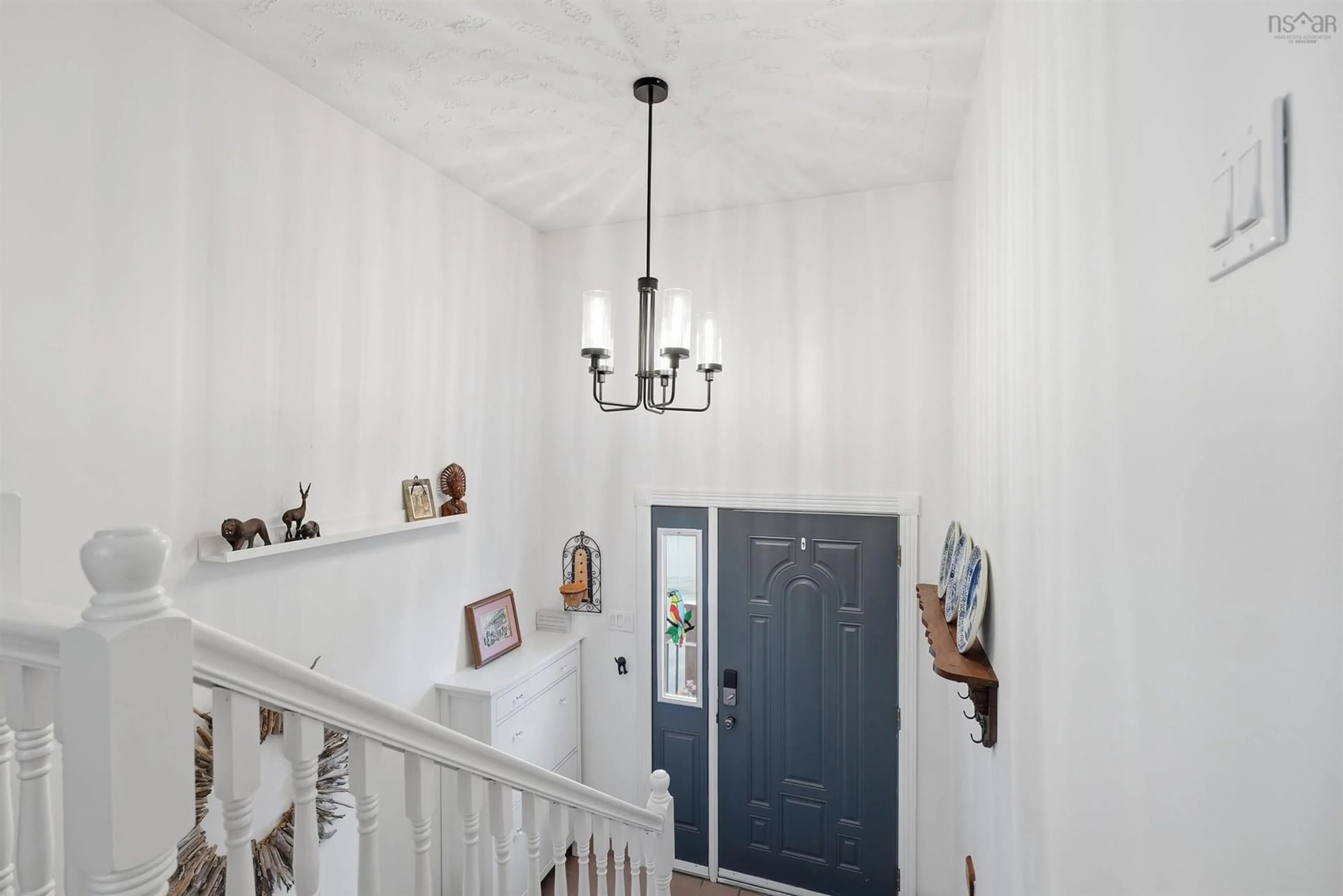 Indoor entryway for 15 Circassion Dr, Dartmouth Nova Scotia B2W 4R2